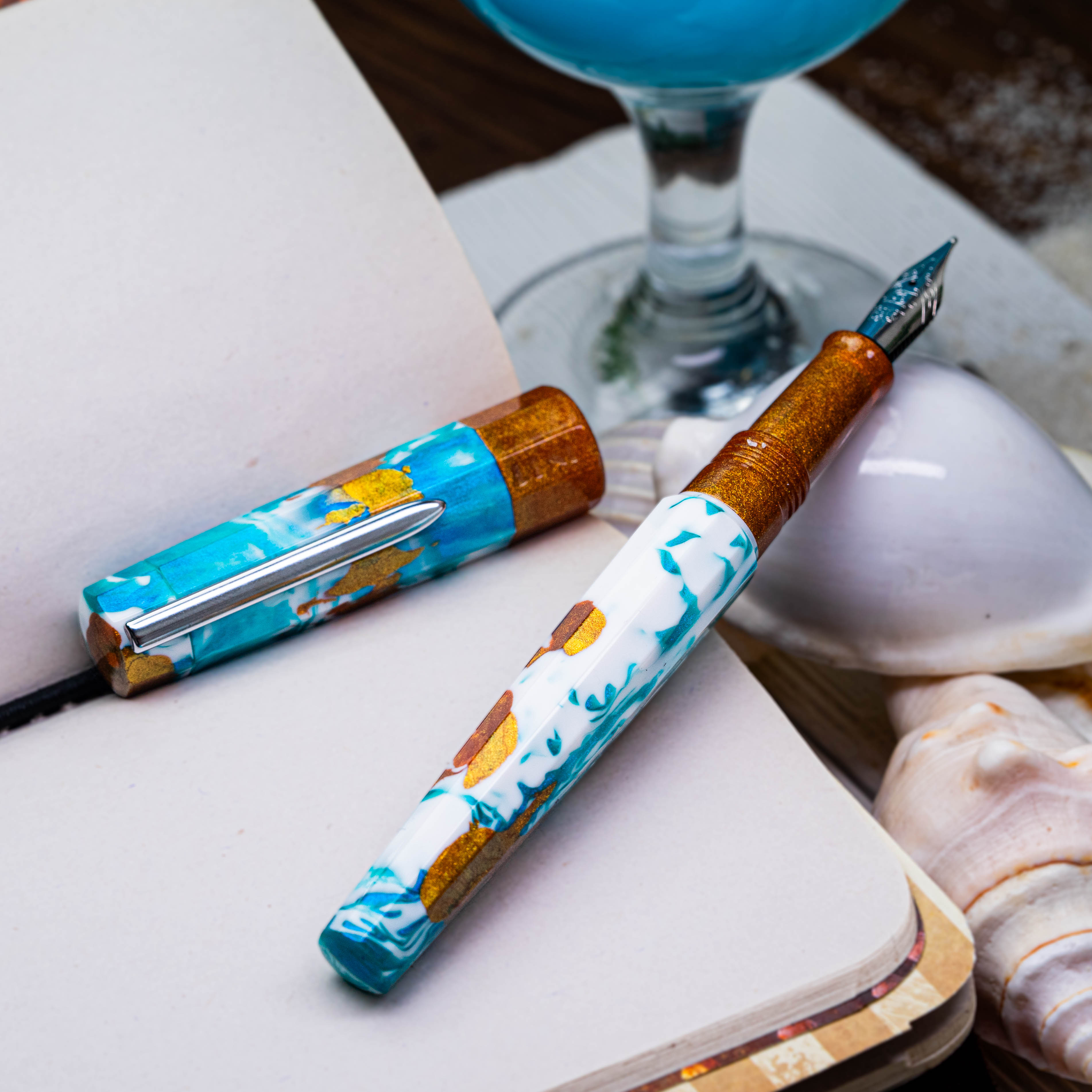 Benu Euphoria Blue Hawaiian Fountain pen Benu Euphoria Blue Hawaiian Fountain pen