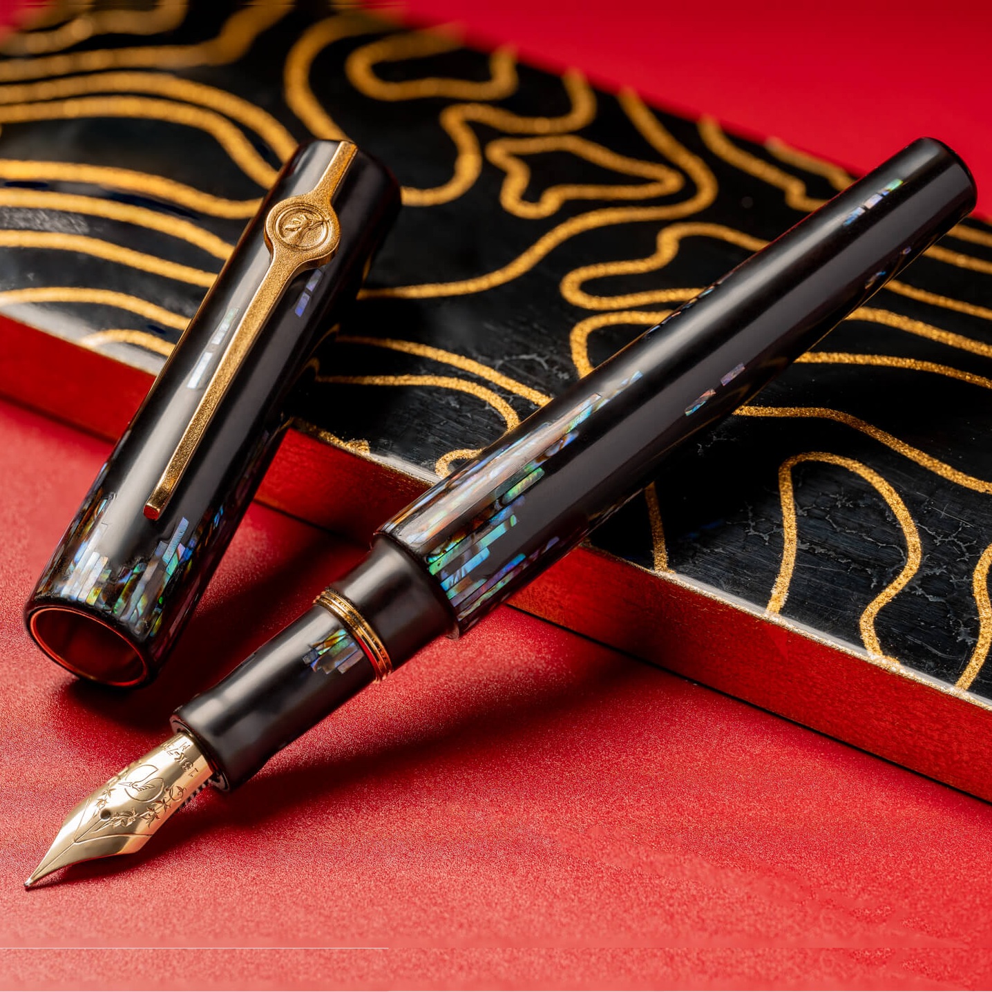 ConCoPens Mother-of-Pearl Lacquer Inlay Aurora 02 Fountain Pen