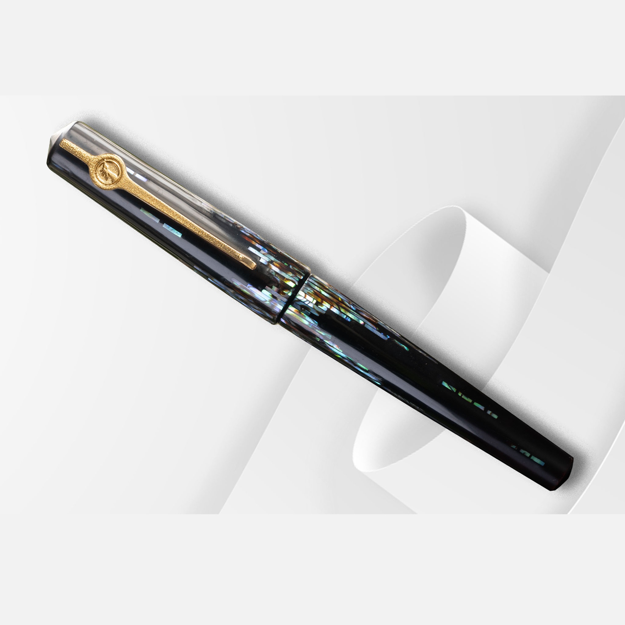 ConCoPens Mother-of-Pearl Lacquer Inlay Aurora 02 Fountain Pen