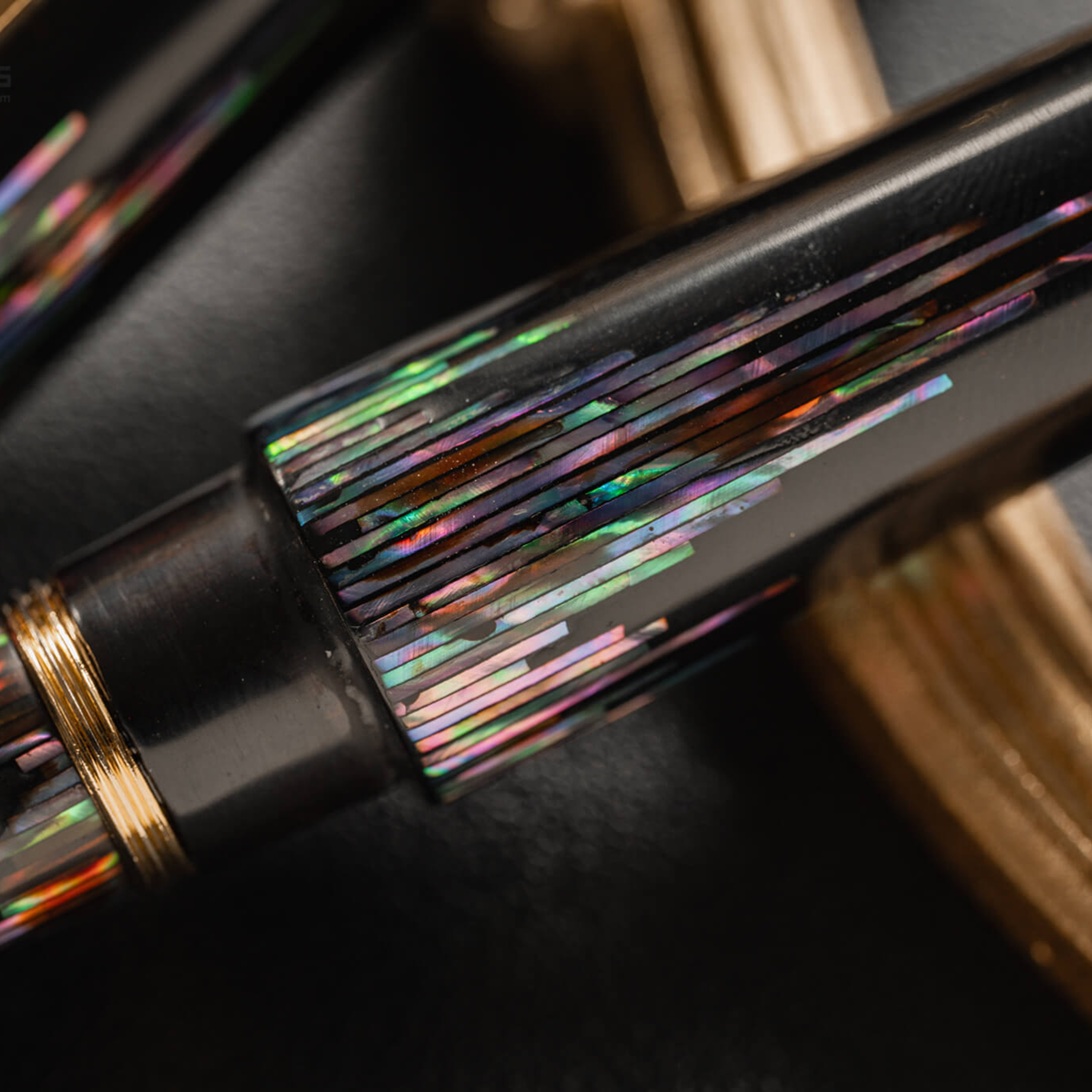 ConCoPens Mother-of-Pearl Lacquer Inlay Aurora Füllfederhalter