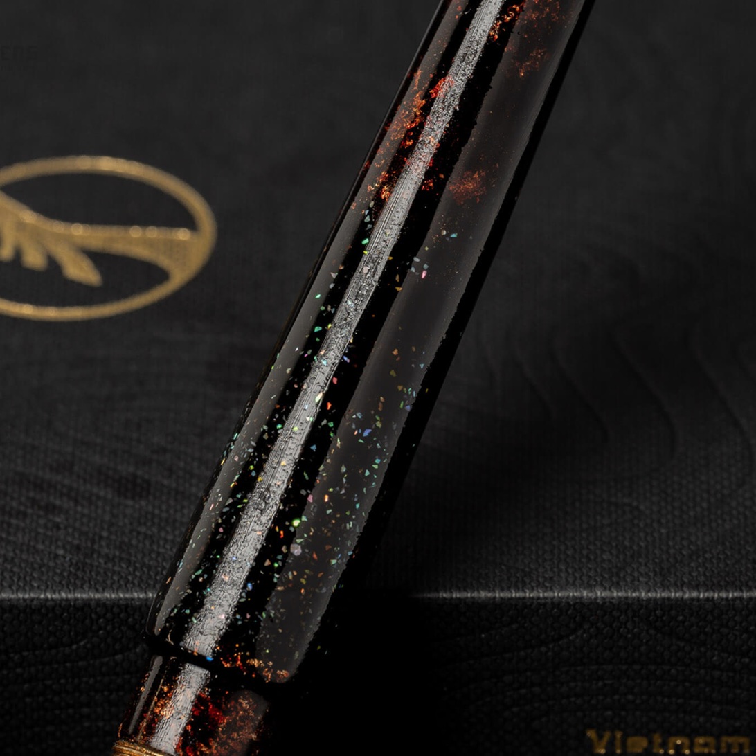 ConCoPens Vietnamese Lacquer Galaxy 01 Plumo Estilográfica