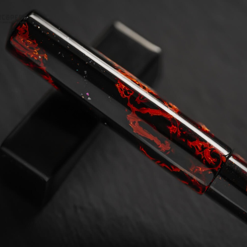 ConCoPens Vietnamese Lacquer Inferno Plumo Estilográfica