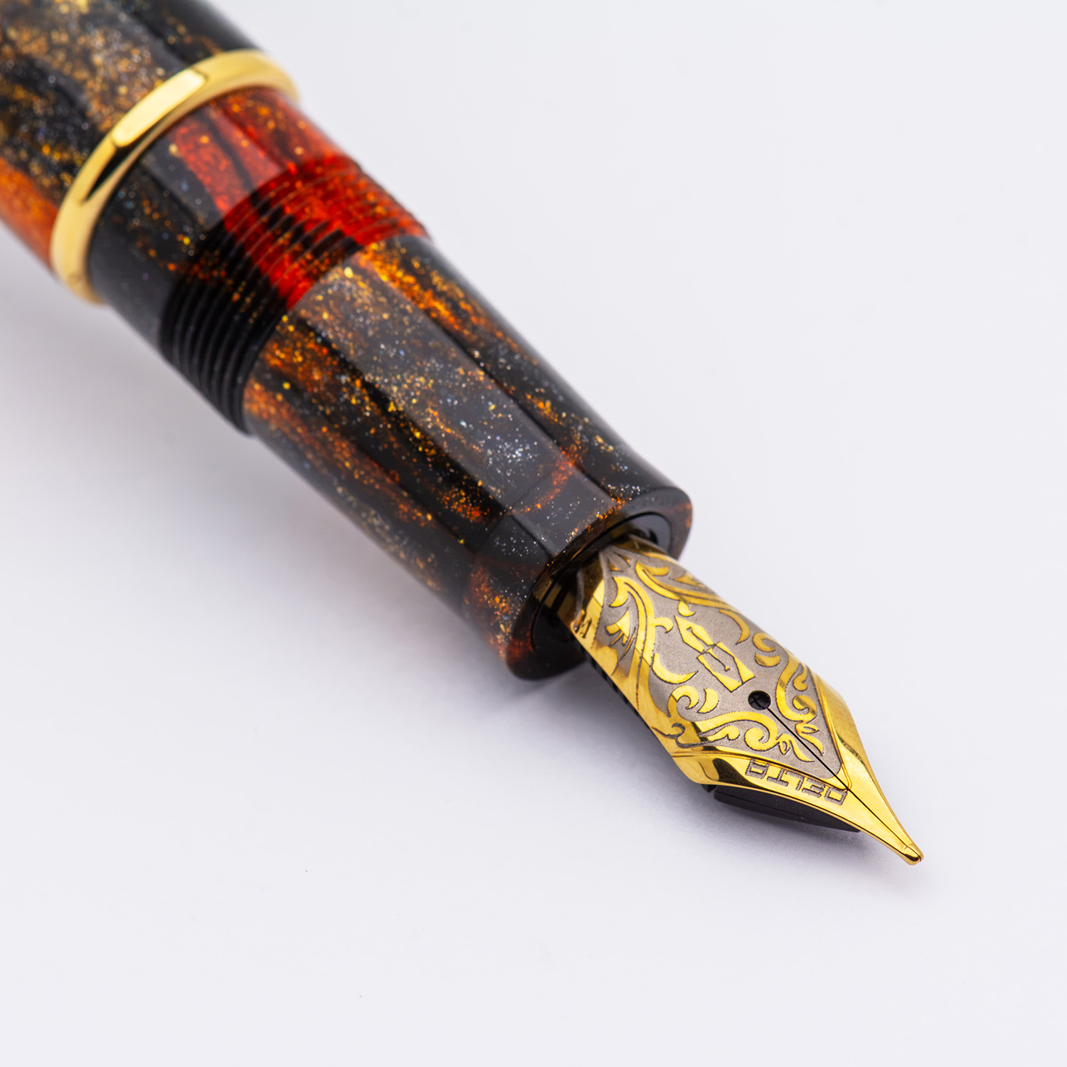Delta Dolce Vita 2.0 Glow Up ORO by Jonathon Brooks Mid-Size GT Fountain pen