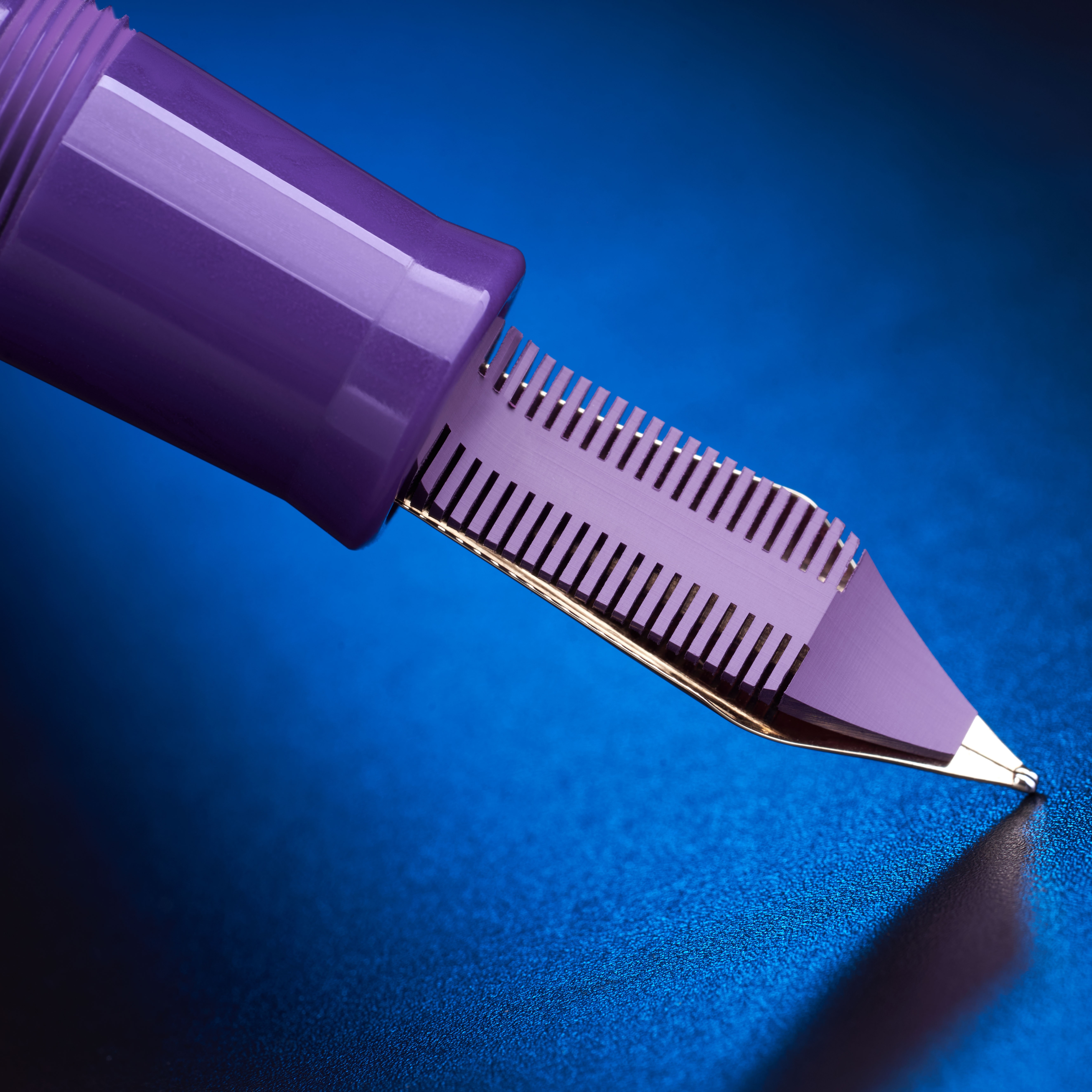 Delta Mid-Size-Plus Majestic Purple GT Fountain pen Delta Mid-Size-Plus Majestic Purple GT Fountain pen