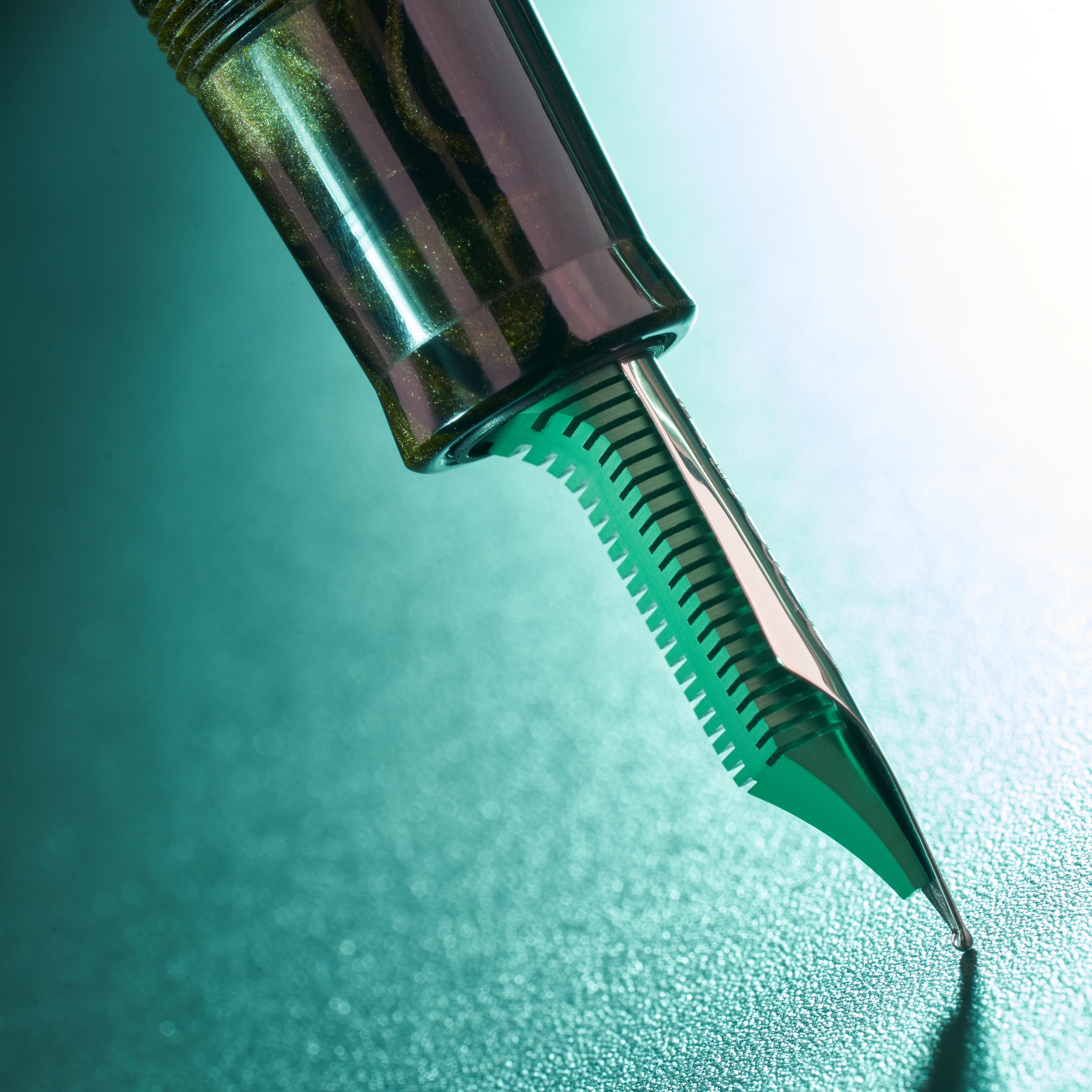 Delta Mid-Size-Plus Royal Green ST Fountain pen Delta Mid-Size-Plus Royal Green ST Fountain pen