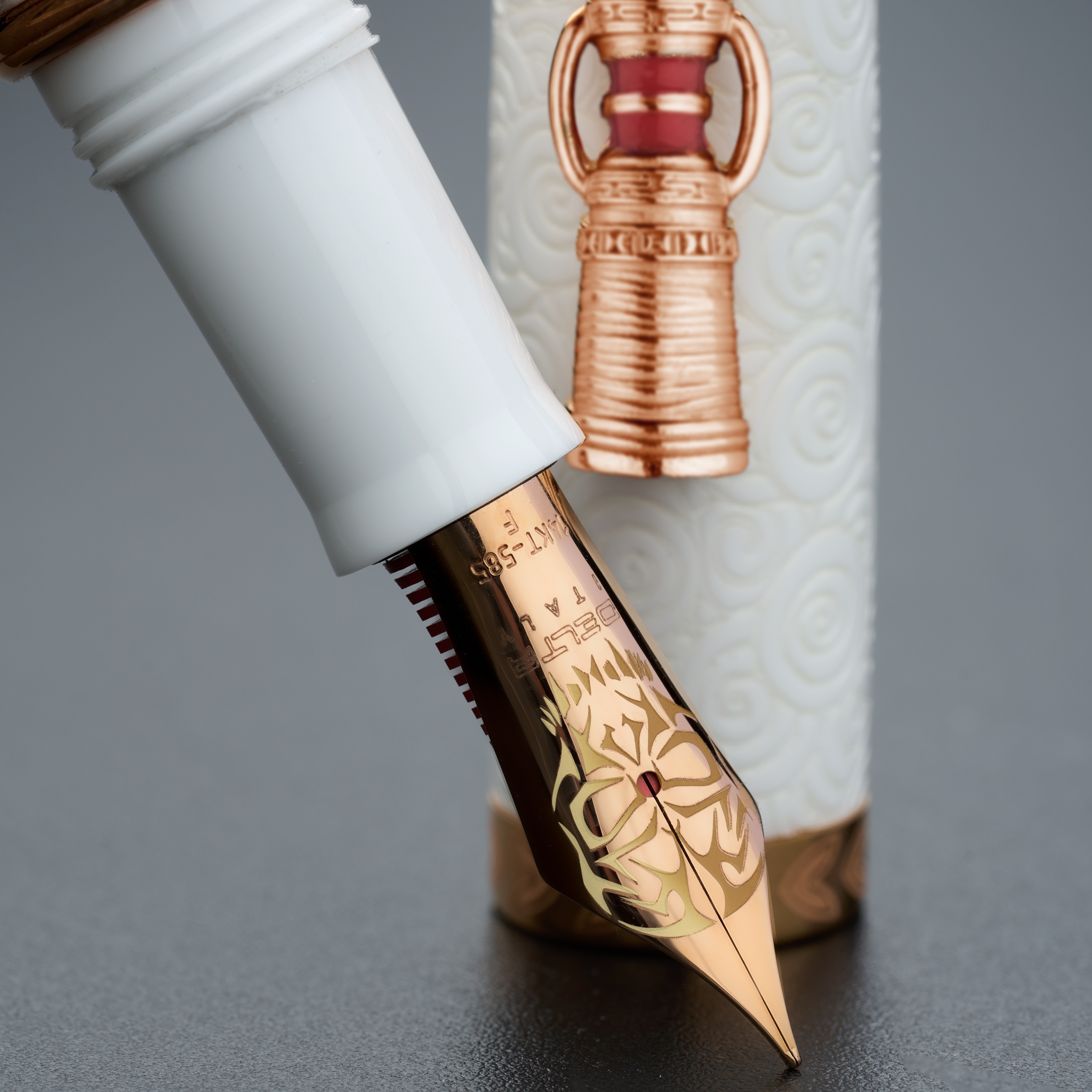 Delta Indigenous Simbu White Rose Gold LE RGT Fountain pen Delta Indigenous Simbu White Rose Gold LE RGT Fountain pen