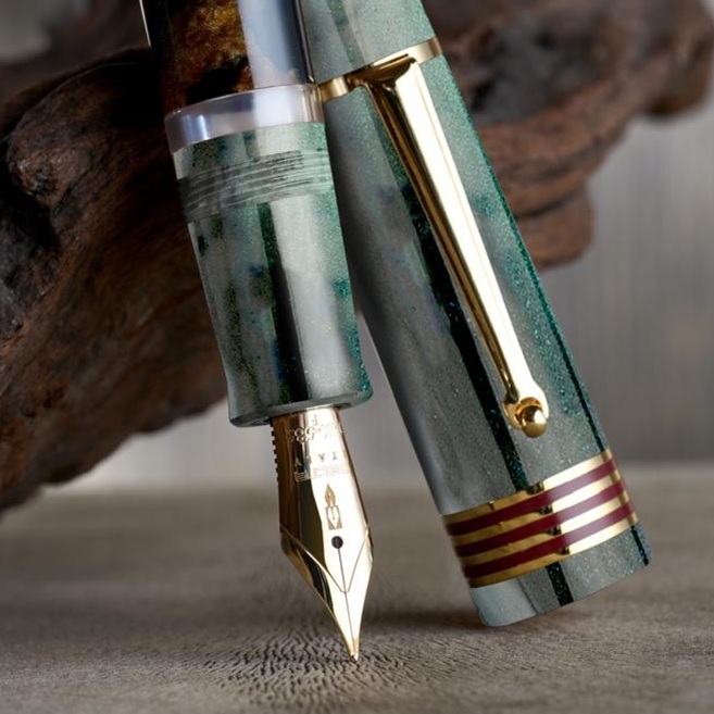 Delta Winter Stone LE GT Fountain pen