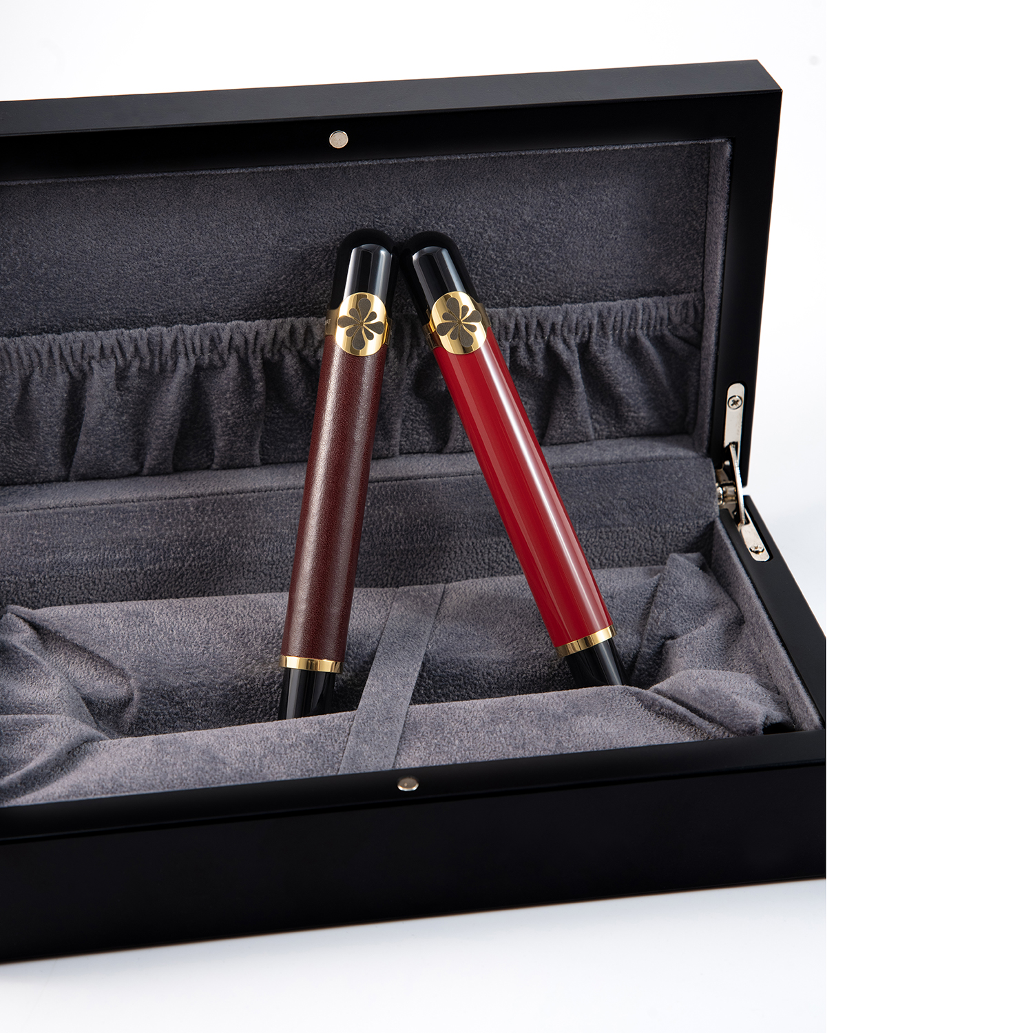 Diplomat XO Burgundy Lacquer Limited Edition Fountain pen Diplomat XO Burgundy Lacquer Limited Edition Fountain pen