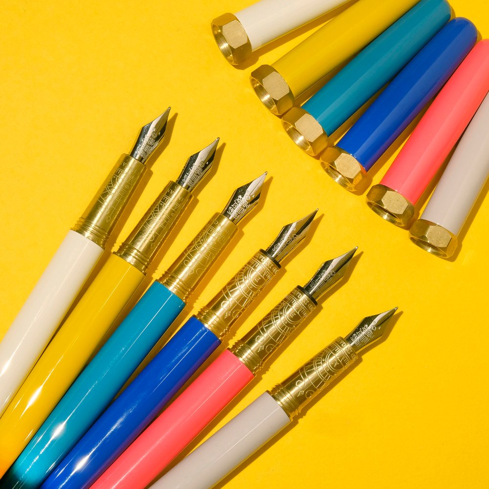 Ferris Wheel Press Brush Crème Glacée White Fountain pen Ferris Wheel Press Brush Crème Glacée White Fountain pen