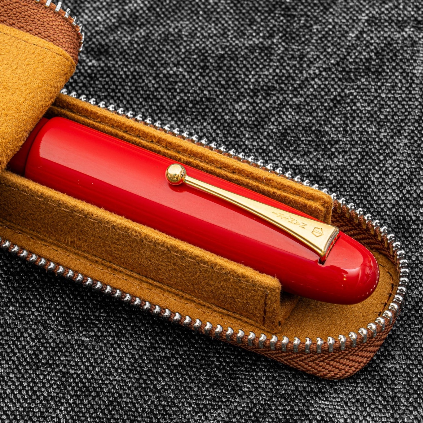 Galen Leather Magnum Opus Zippered Single Crazy Horse Brown Oversized Hard Pen Case