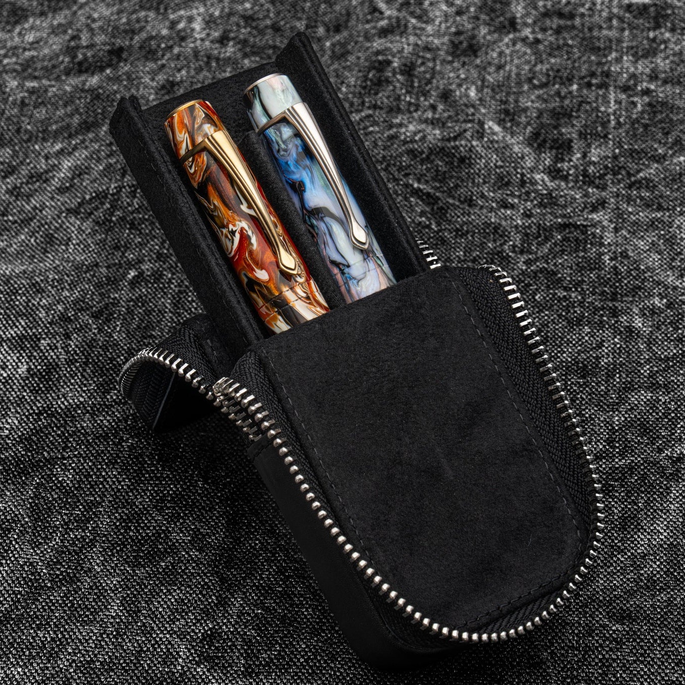 Galen Leather Magnum Opus Zippered 2 Slots Black Hard Pennenmap