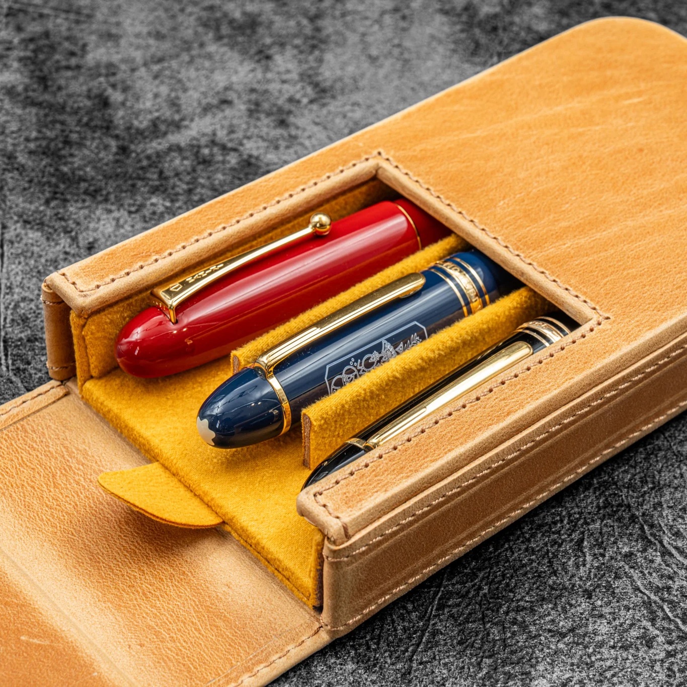 Galen Leather Magnum Opus 3 Slots Crazy Horse Honey Ochre Hard Pennenmap