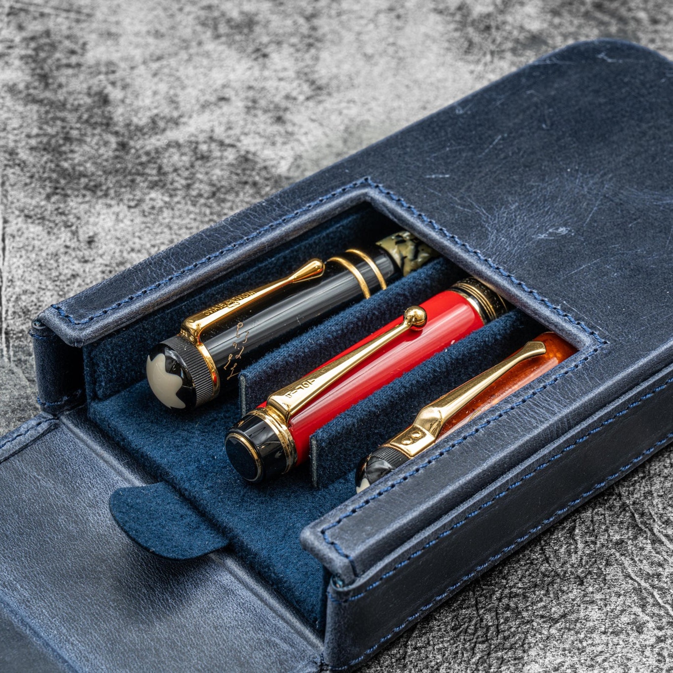 Galen Leather Magnum Opus 3 Slots Crazy Horse Navy Hard Pen Case