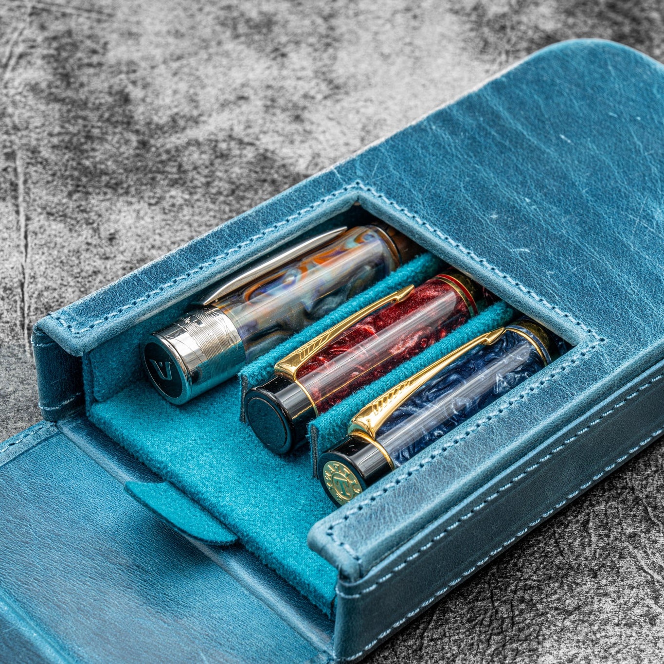 Galen Leather Magnum Opus 3 Slots Crazy Horse Ocean Blue Hard Pennenmap