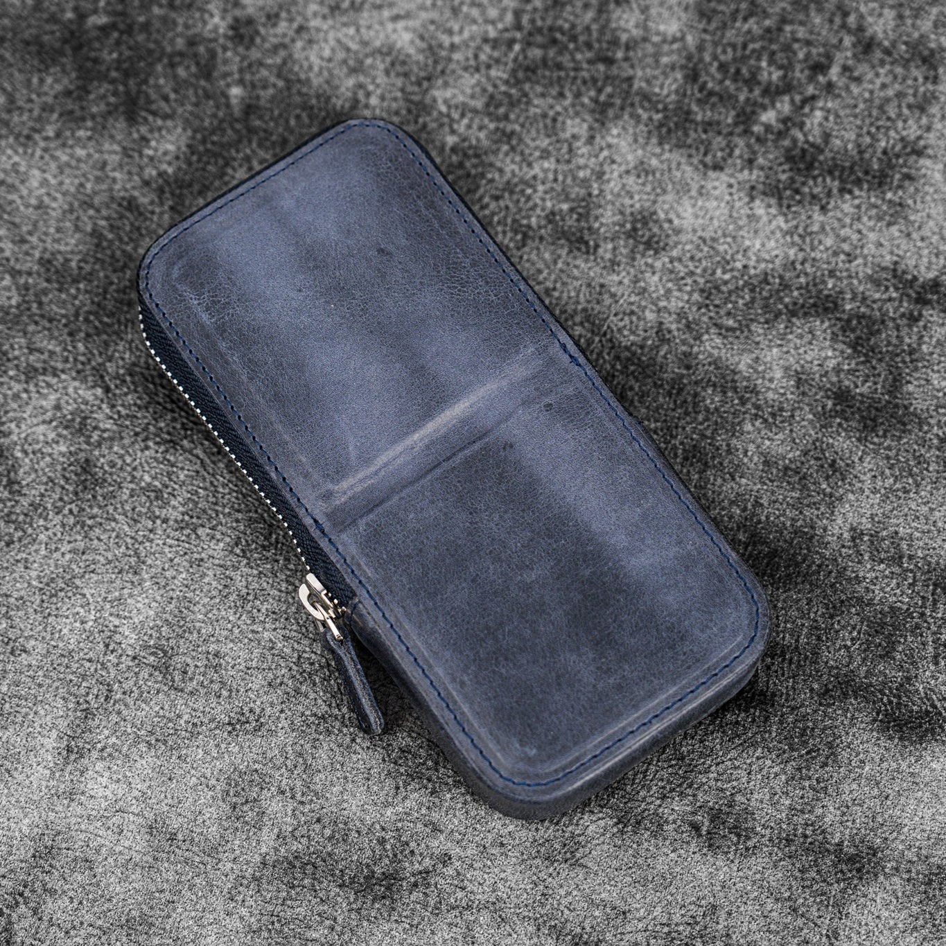 Galen Leather Magnum Opus Zippered 3 Slots Crazy Horse Navy Hard Pen Case