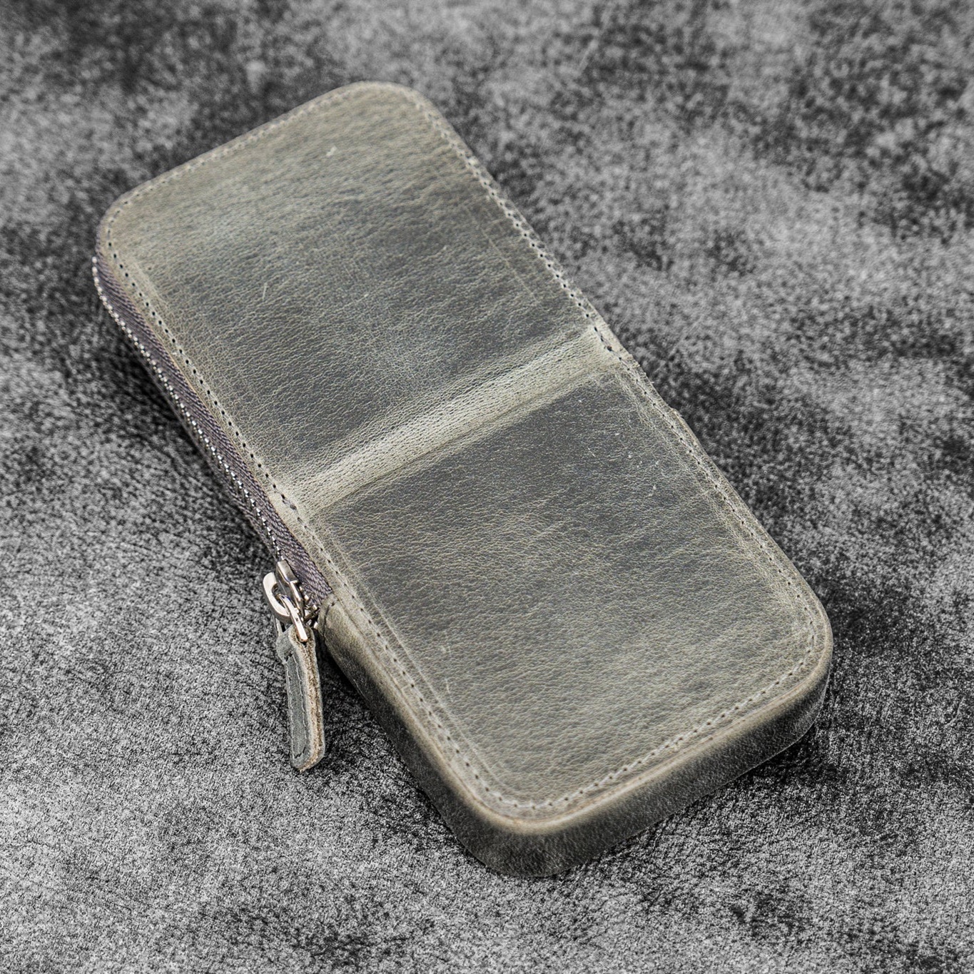 Galen Leather Magnum Opus Zippered 3 Slots Crazy Horse Smoky Hard Pen Case