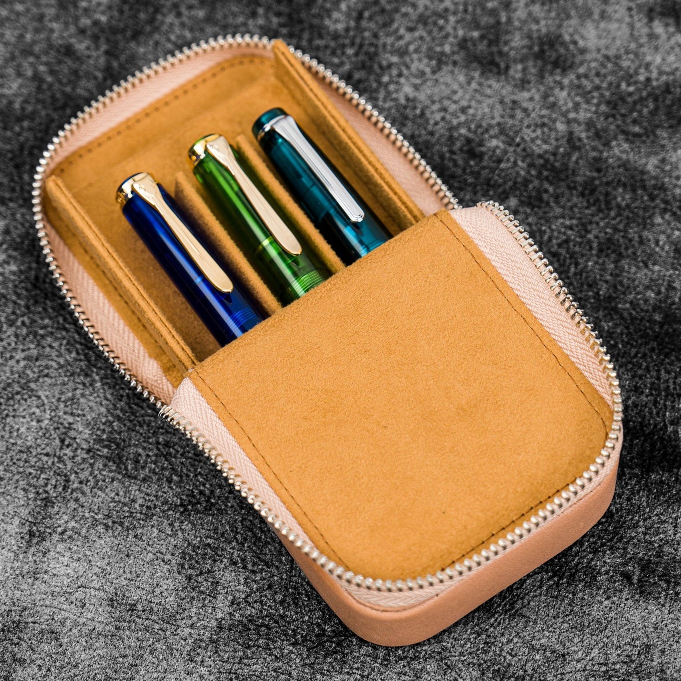 Galen Leather Magnum Opus Zippered 3 Slots Undyed Hard Pen Case