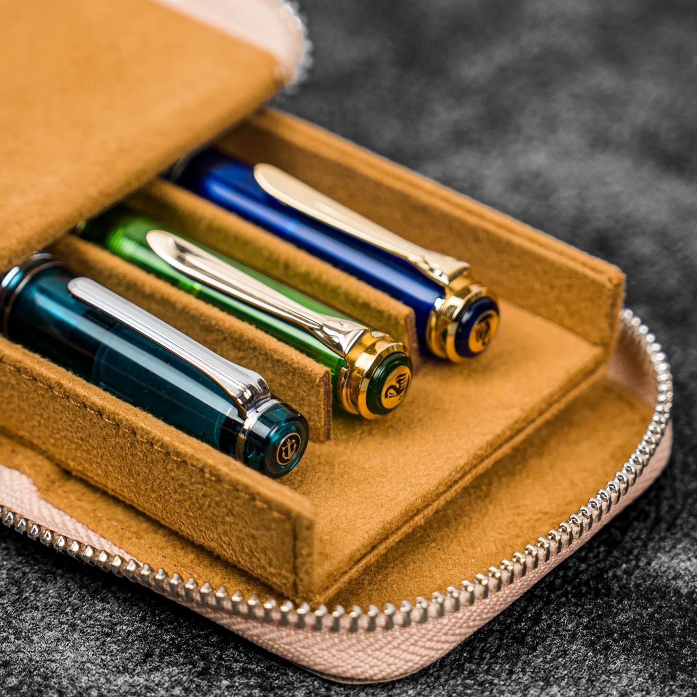 Galen Leather Magnum Opus Zippered 3 Slots Undyed Hard Pen Case