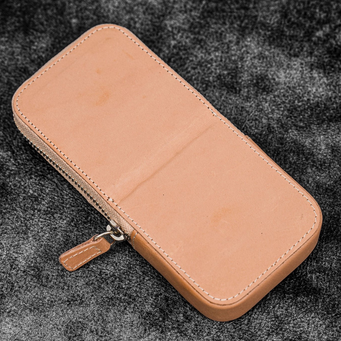 Galen Leather Magnum Opus Zippered 3 Slots Undyed Hard Pen Case