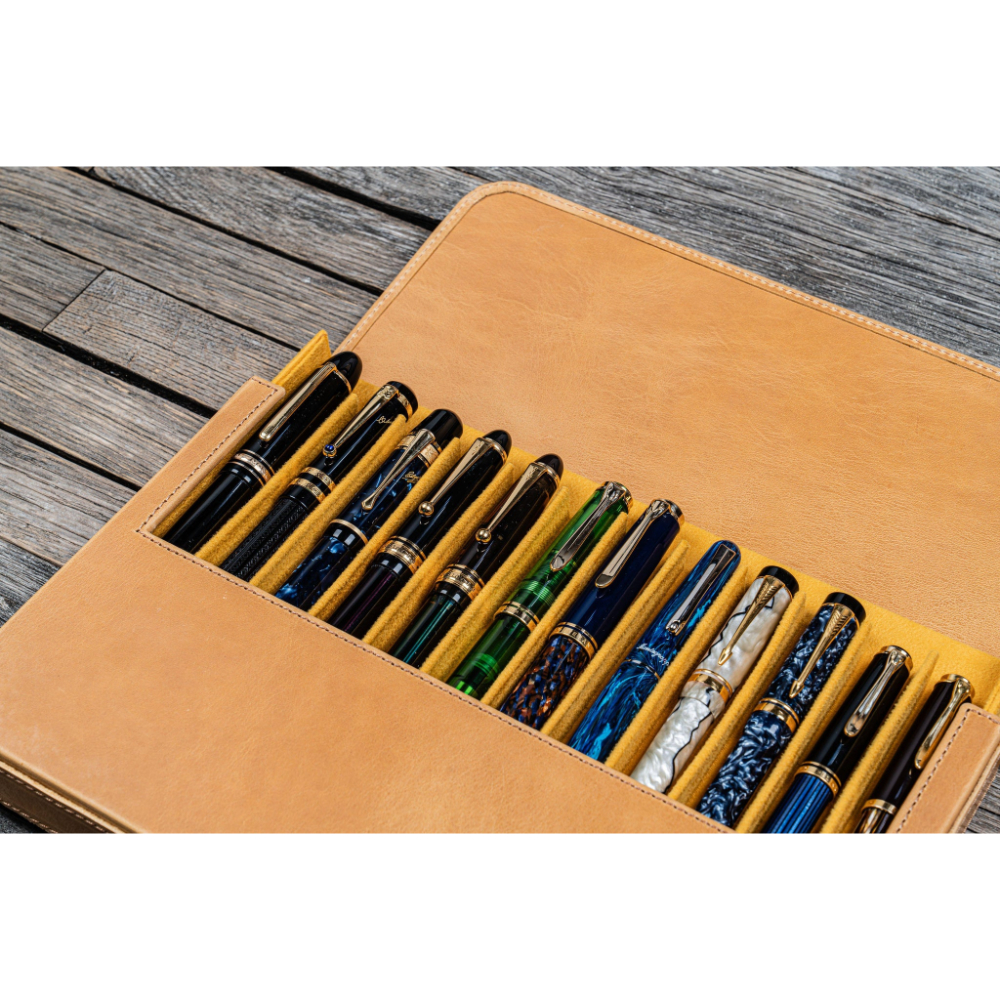 Galen Leather Magnum Opus 12 Slots Crazy Horse Honey Ochre Hard Pen Case Galen Leather Magnum Opus 12 Slots Crazy Horse Honey Ochre Hard Pen Case