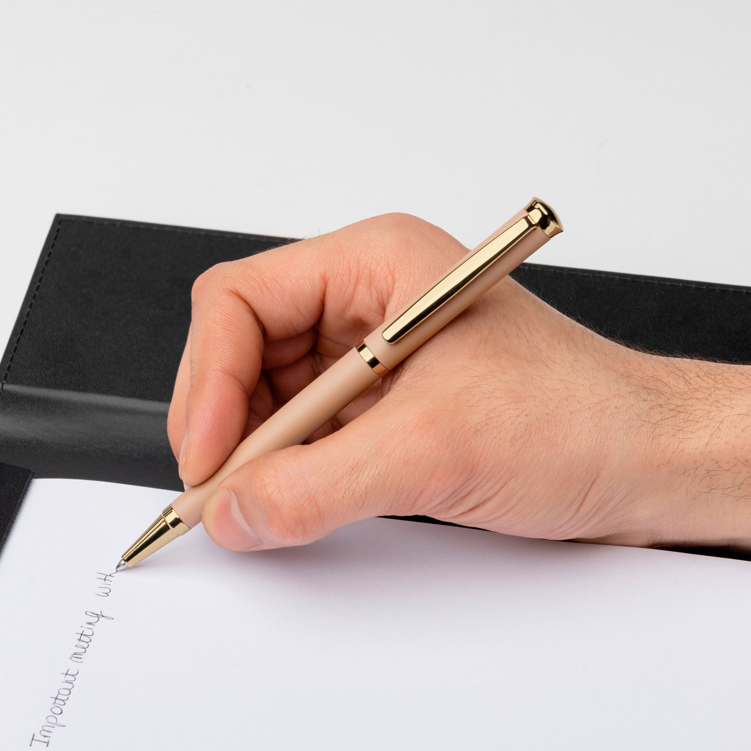 Hugo Boss Sophisticated Gold Diamond Ballpoint Hugo Boss Sophisticated Gold Diamond Ballpoint