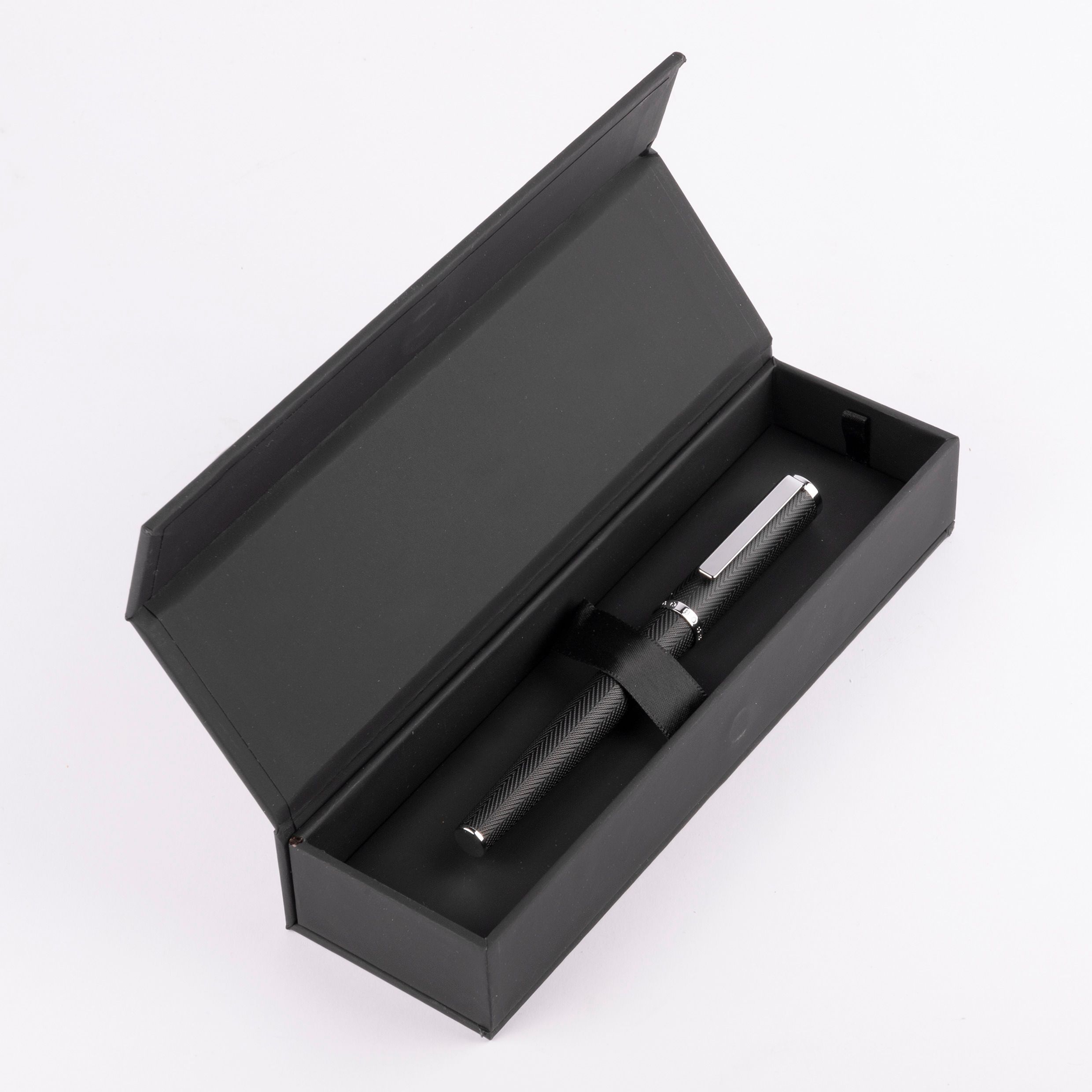 Hugo Boss Formation Herringbone Chrome Fountain pen
