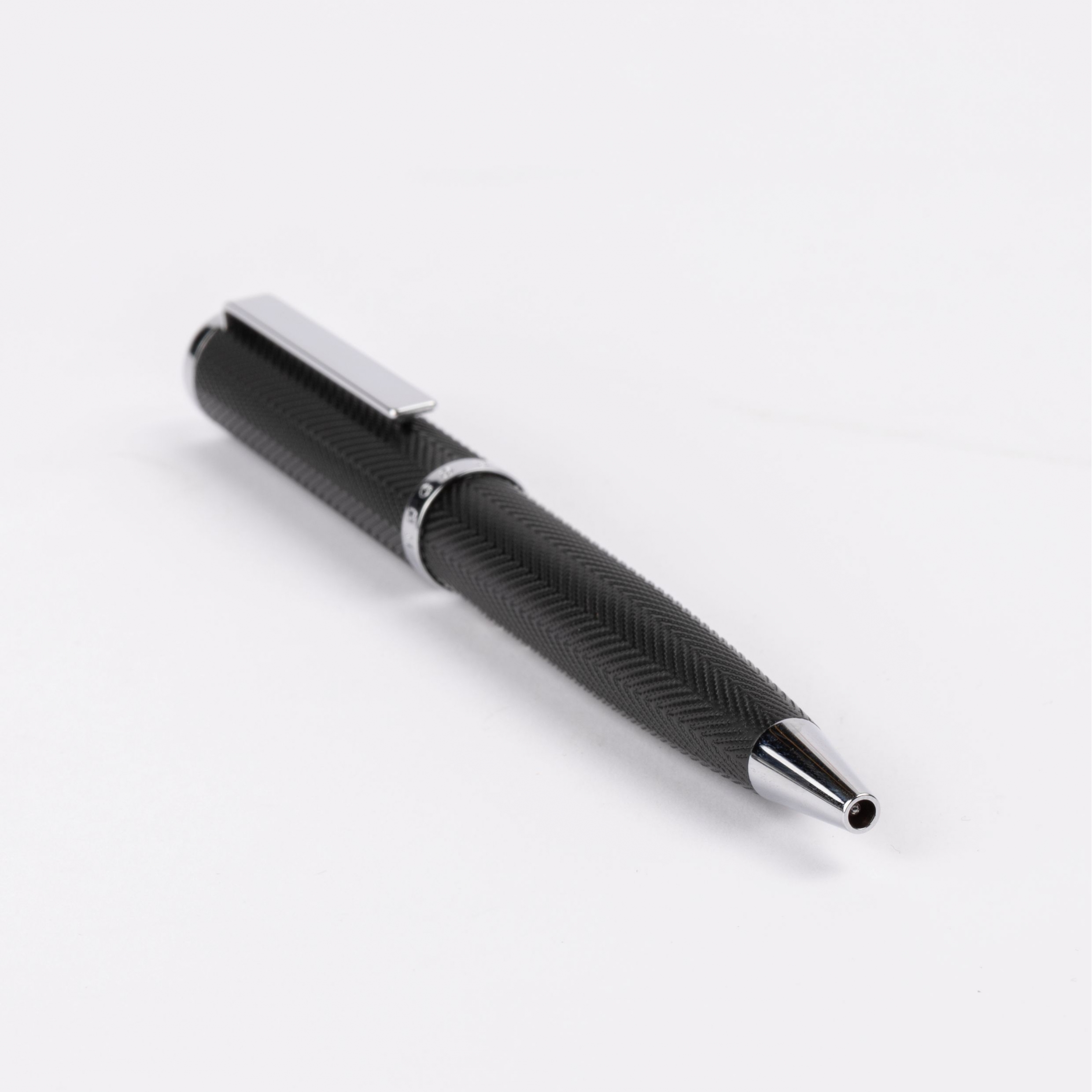 Hugo Boss Formation Herringbone Chrome Ballpoint Hugo Boss Formation Herringbone Chrome Ballpoint