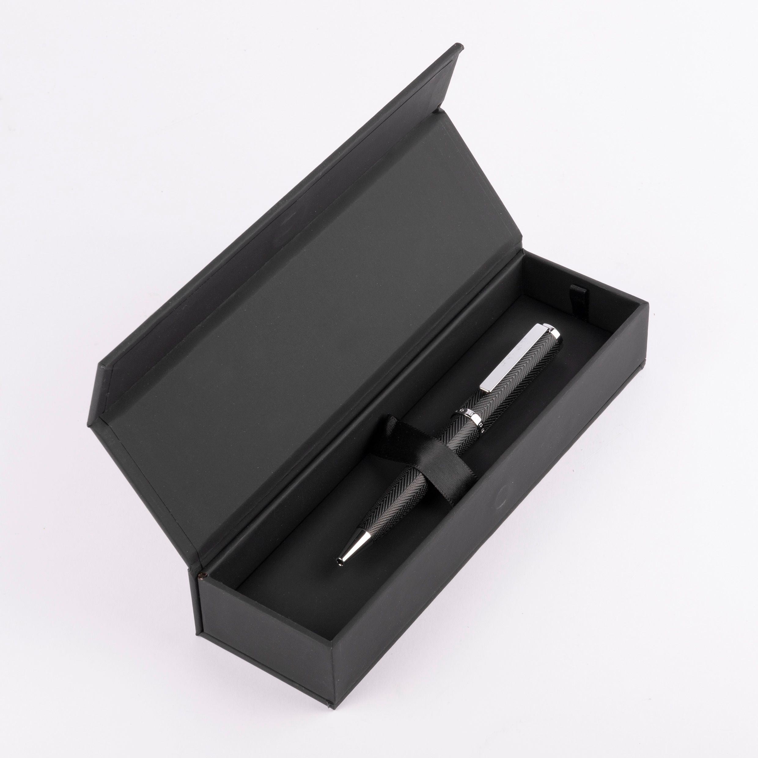 Hugo Boss Formation Herringbone Chrome Ballpoint Hugo Boss Formation Herringbone Chrome Ballpoint