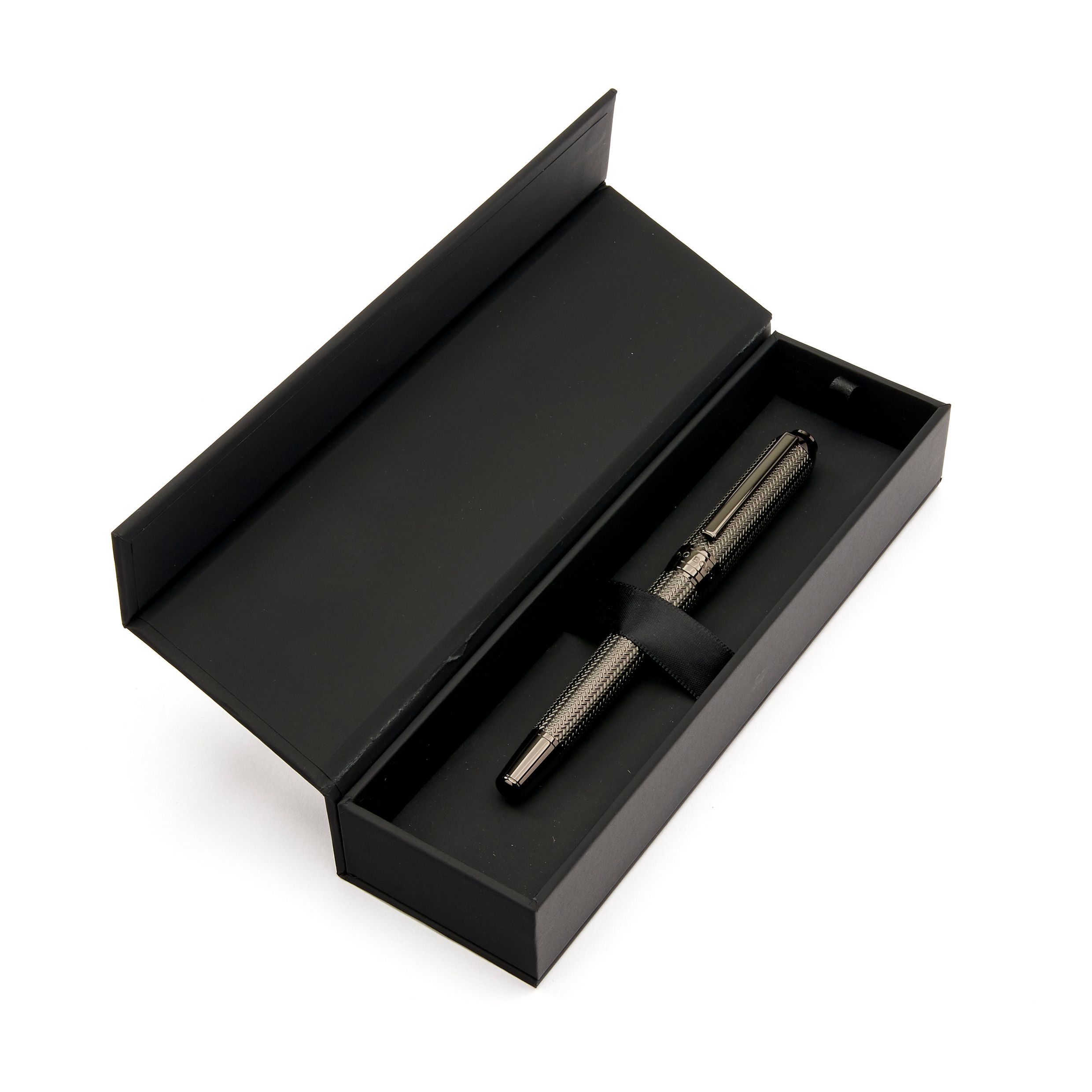 Hugo Boss Elemental Gunmetal Stylo Plume
