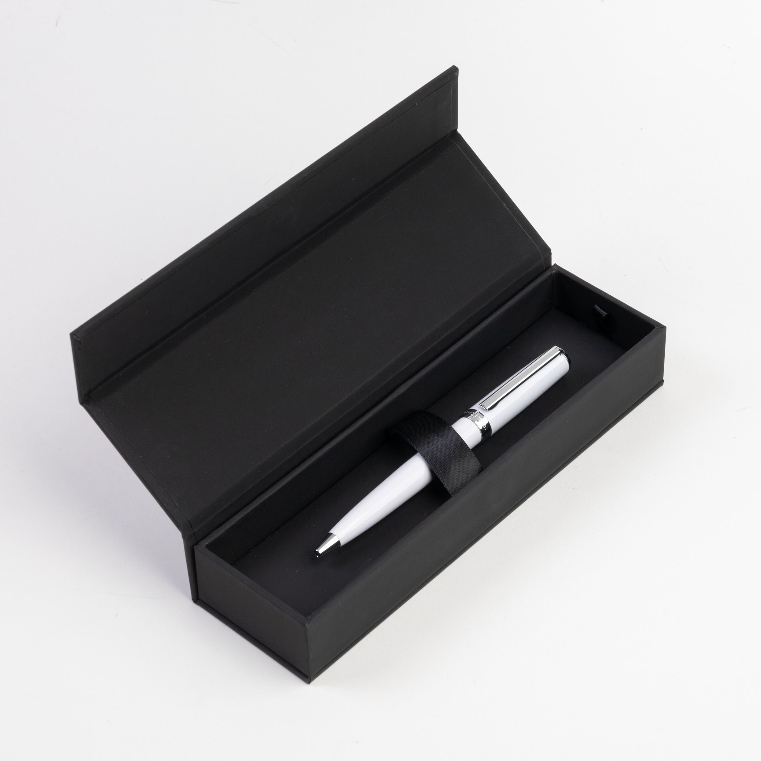 Hugo Boss Gear Icon White Ballpoint