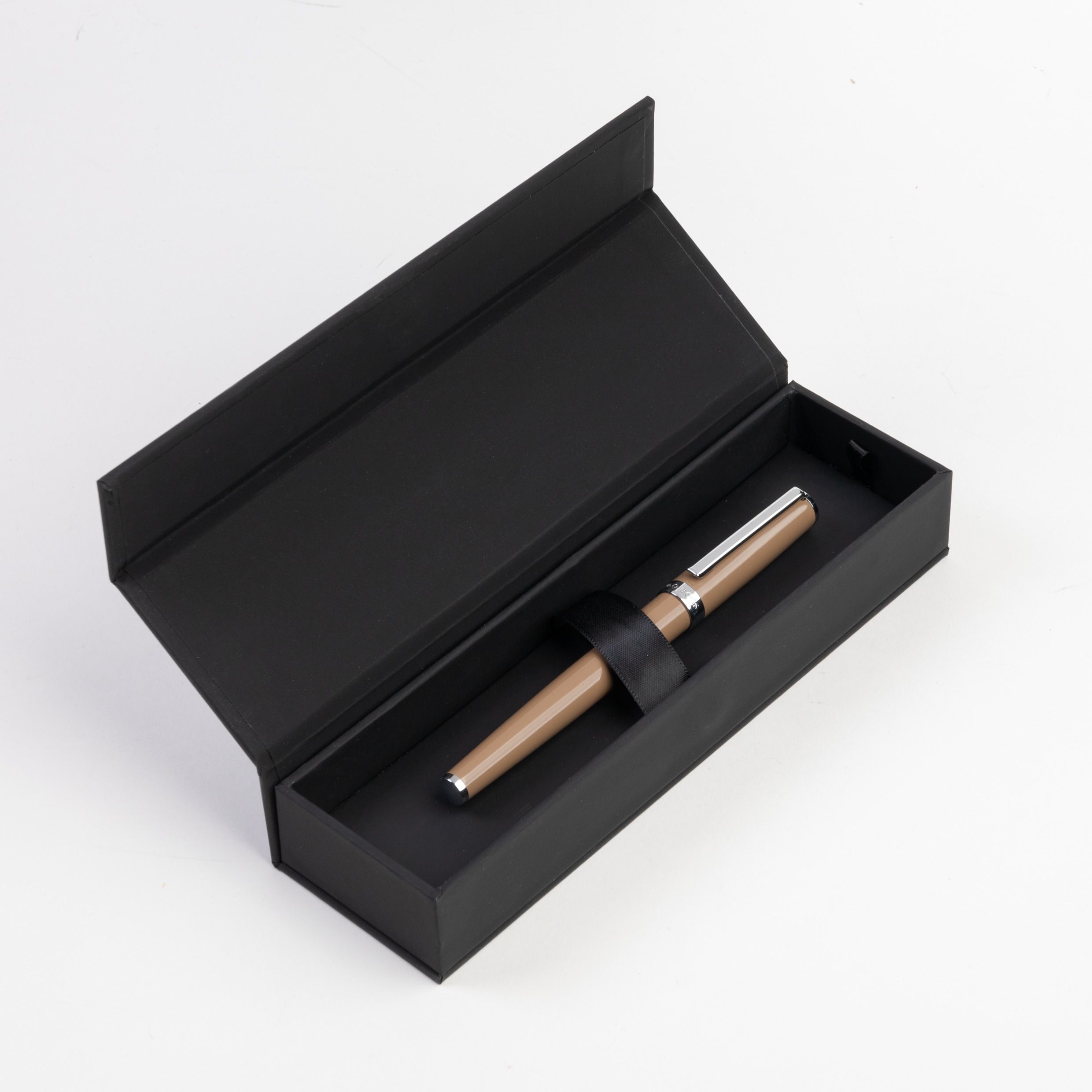 Hugo Boss Gear Icon Camel Rollerball Hugo Boss Gear Icon Camel Rollerball