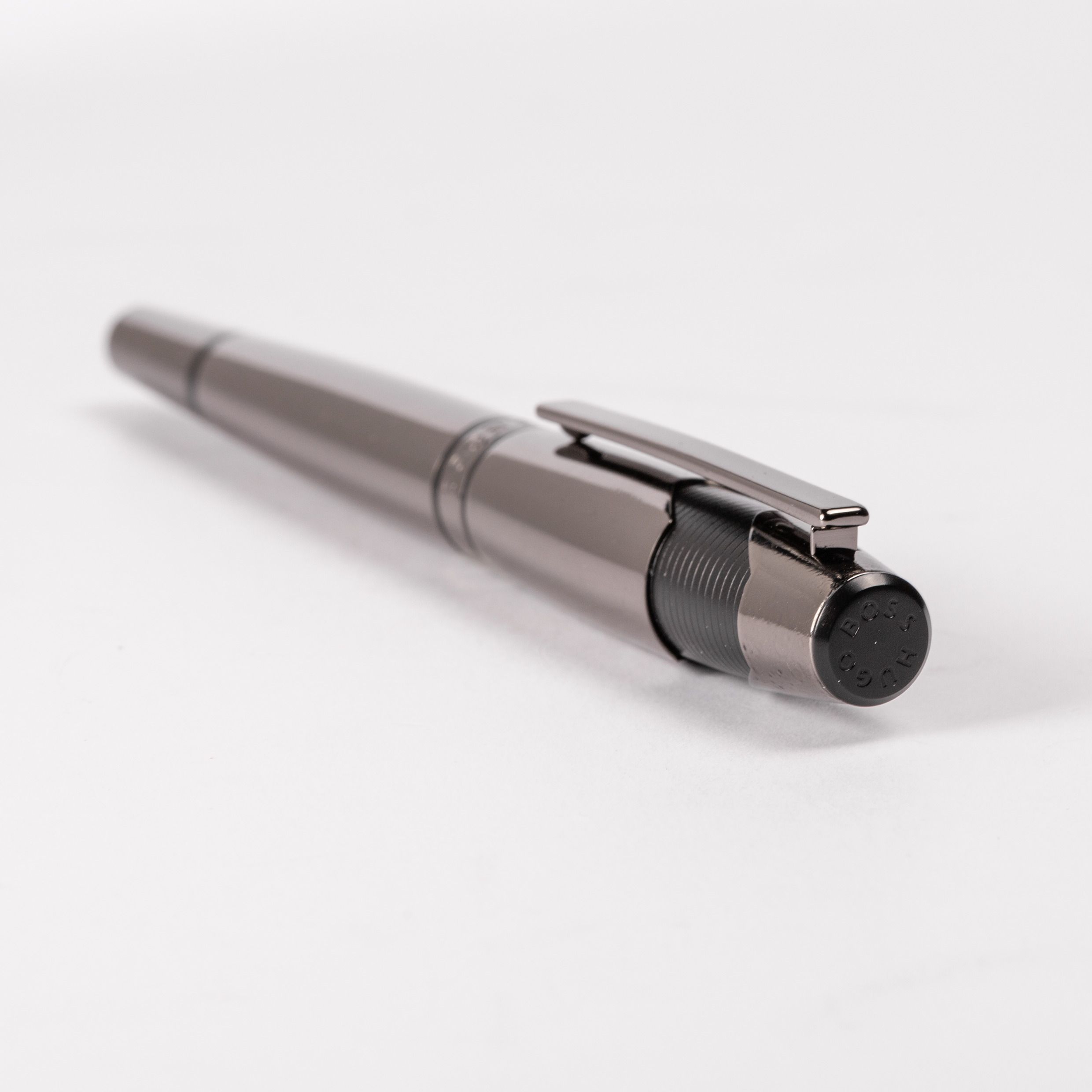 Hugo Boss Chevron Gunmetal Fountain pen Hugo Boss Chevron Gunmetal Fountain pen