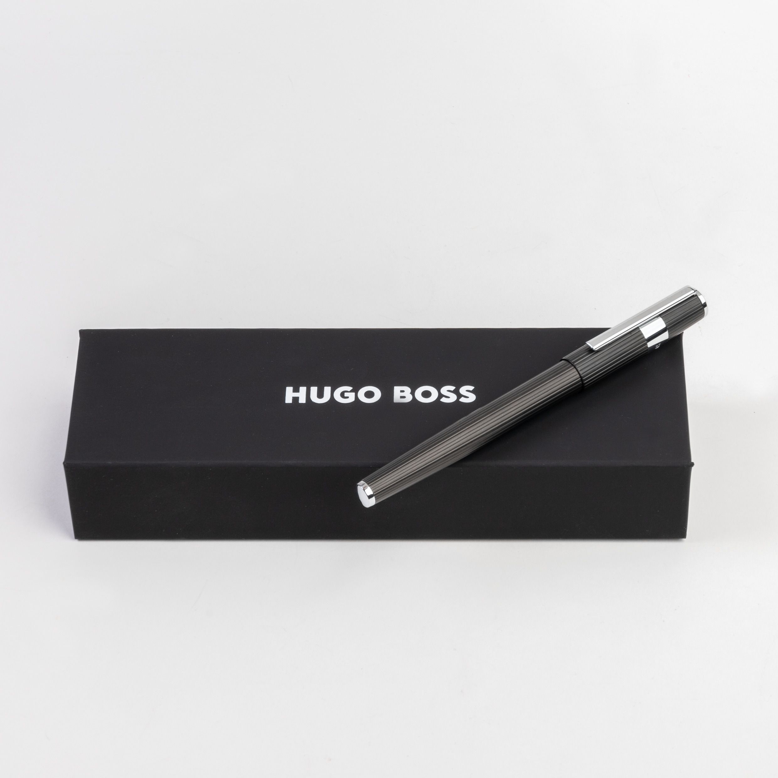 Hugo Boss Gear Ribs Black Fountain pen