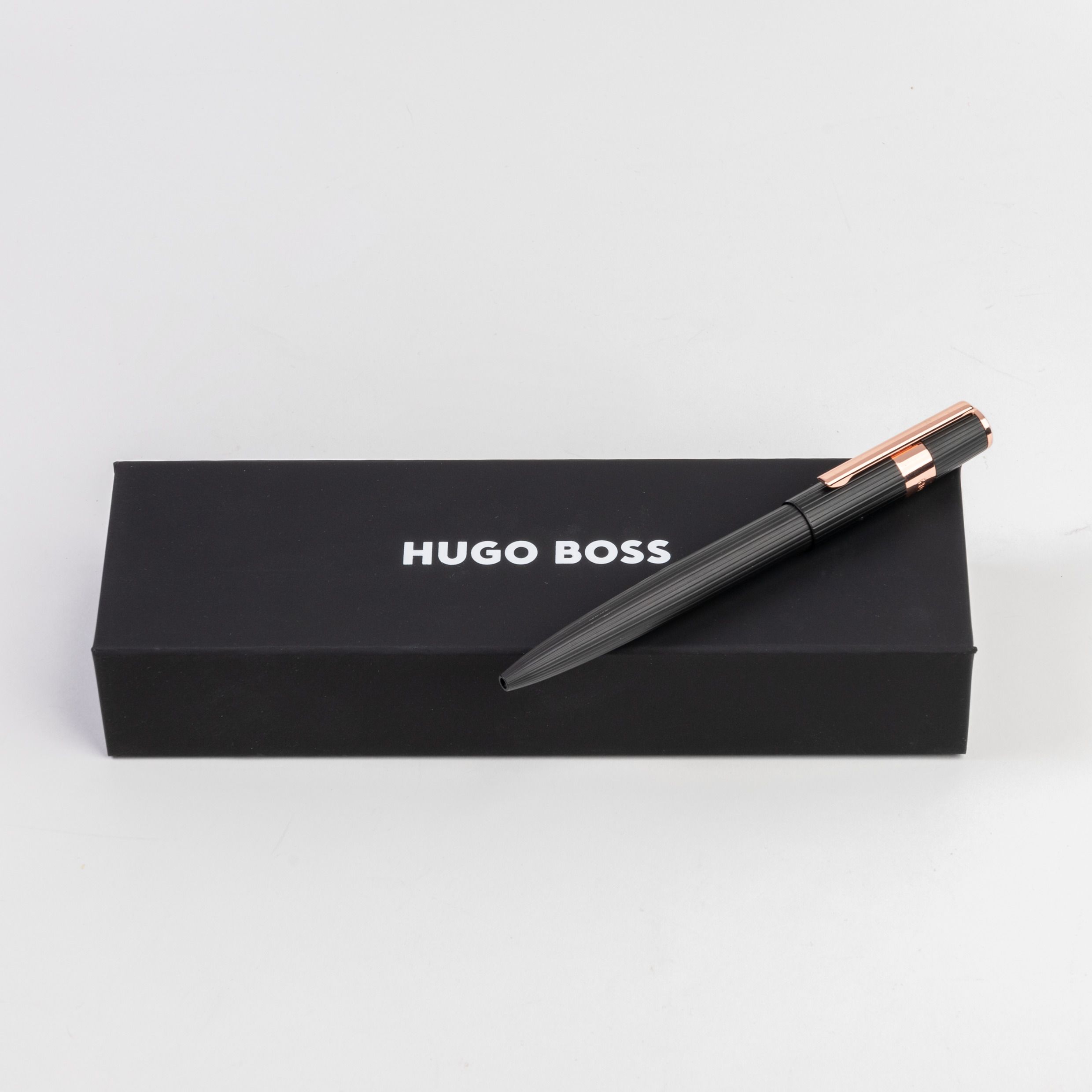 Hugo Boss Gear Pinstripe Black RGT Bolígrafo