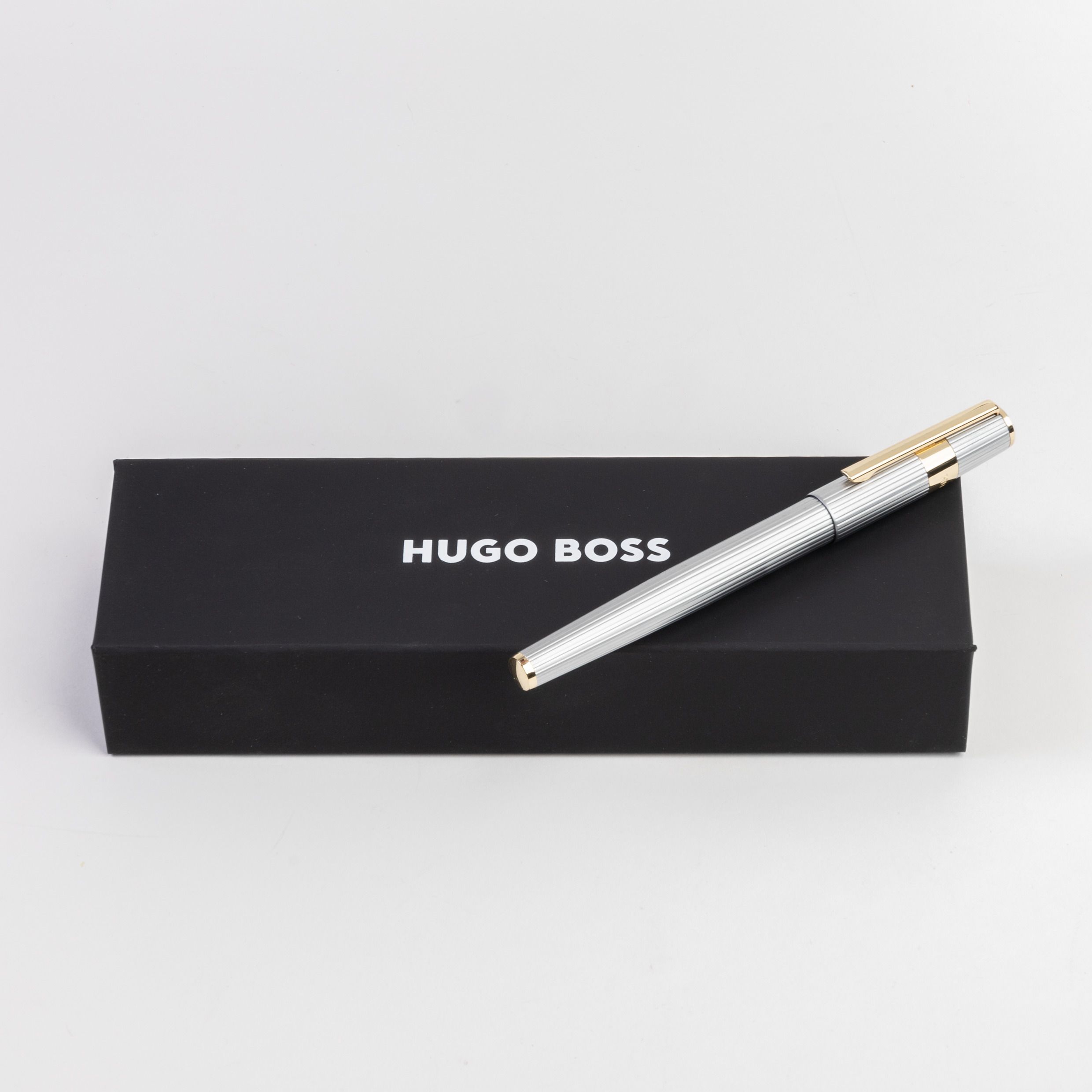 Hugo Boss Gear Pinstripe Silver GT Roller