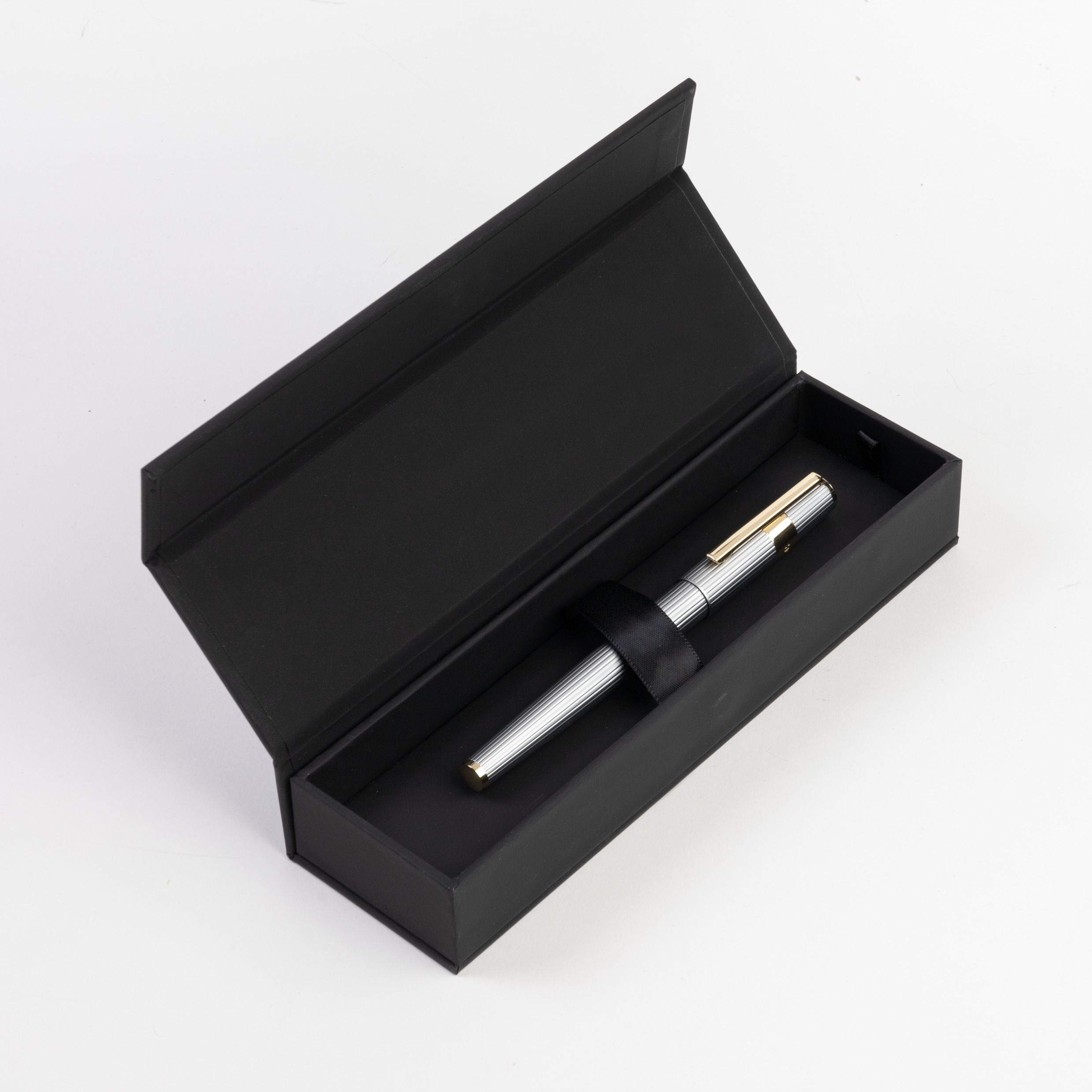 Hugo Boss Gear Pinstripe Silver GT Roller