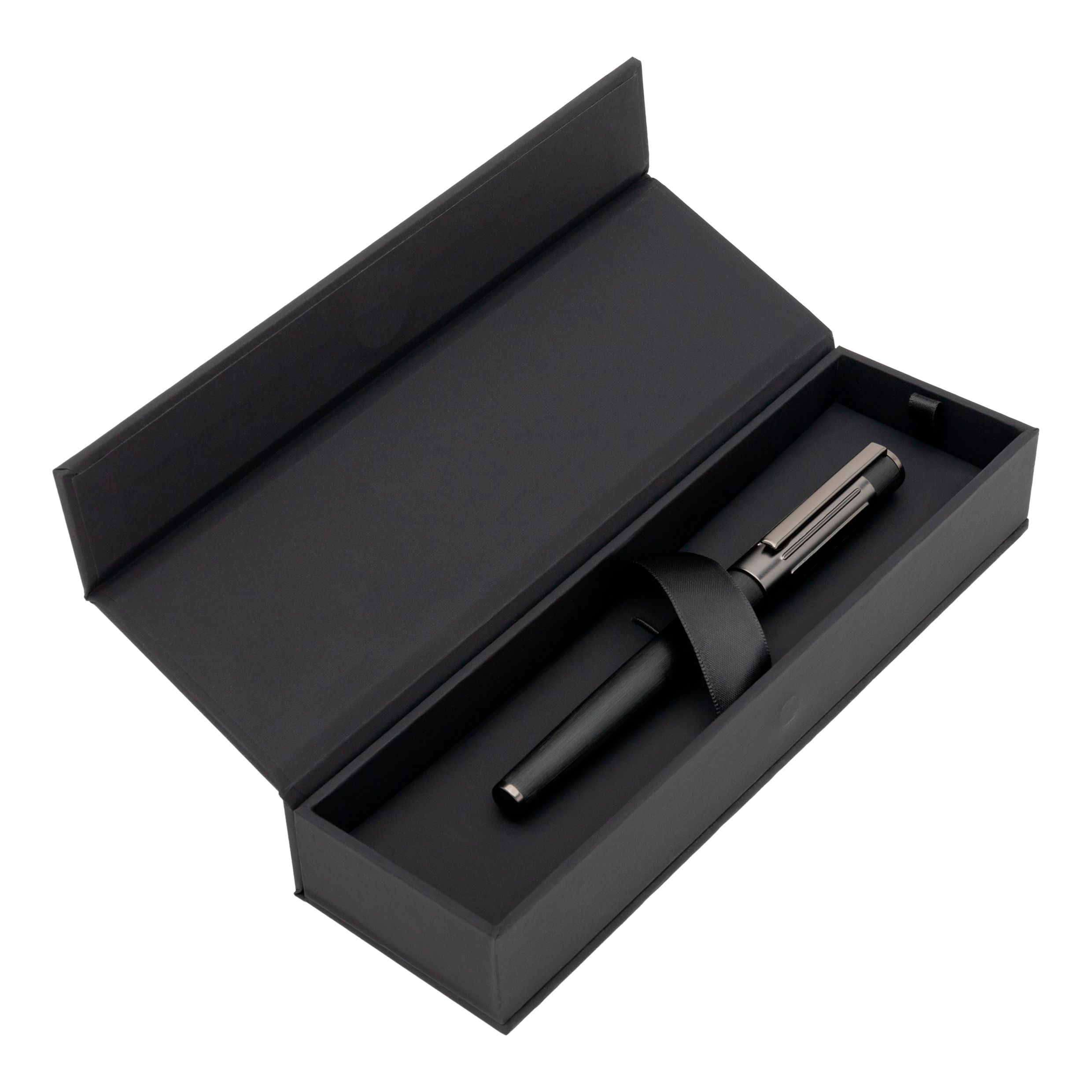 Hugo Boss Gear Ribs Black Füllfederhalter