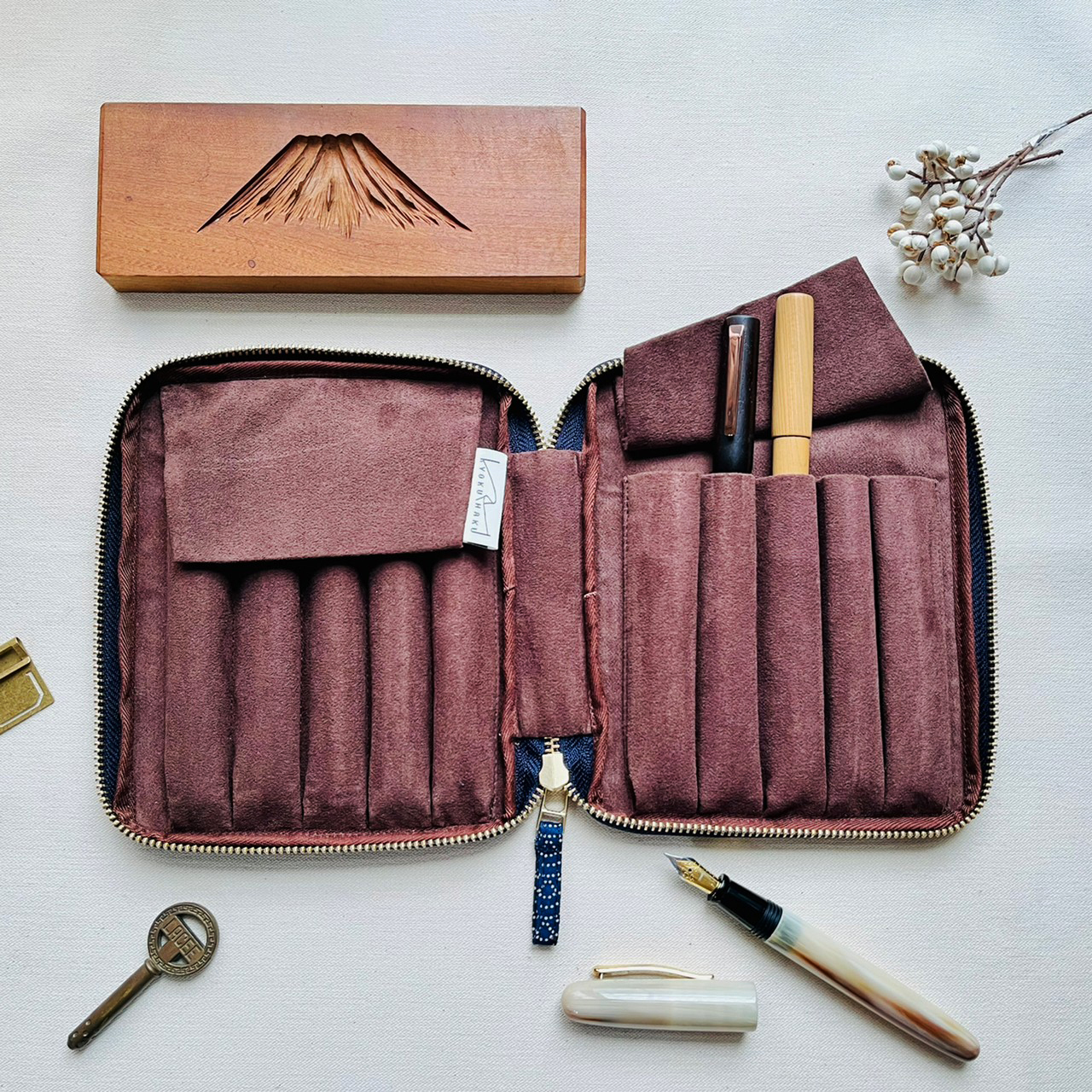 Kyoku Haku Seigaiha Dark Blue Cotton Zippered Pen Pouch (Tenfold) Kyoku Haku Seigaiha Dark Blue Cotton Zippered Pen Pouch (Tenfold)