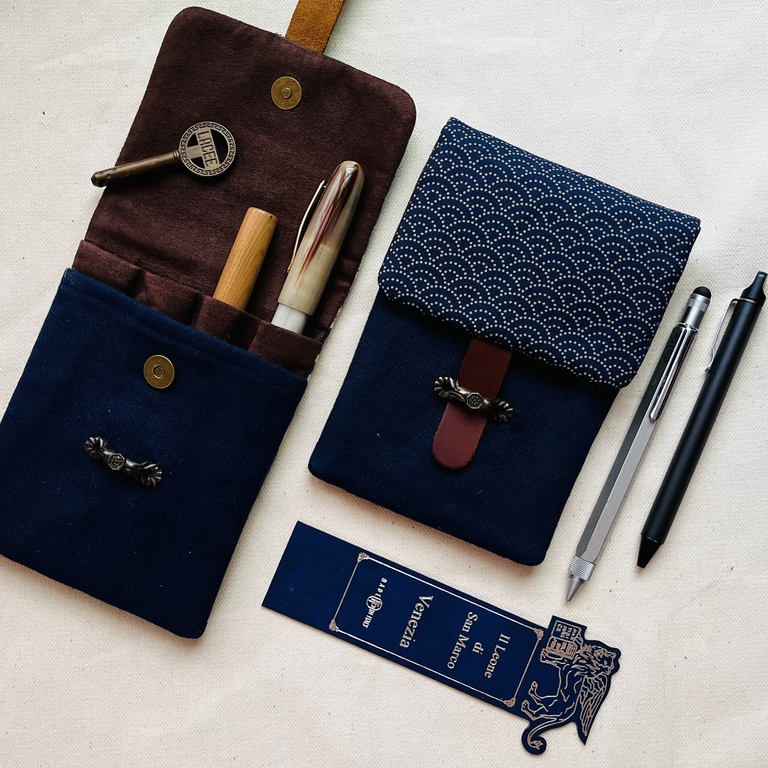 Kyoku Haku Seigaiha Dark Blue Cotton Flap Pen Pouch (Fourfold) Kyoku Haku Seigaiha Dark Blue Cotton Flap Pen Pouch (Fourfold)