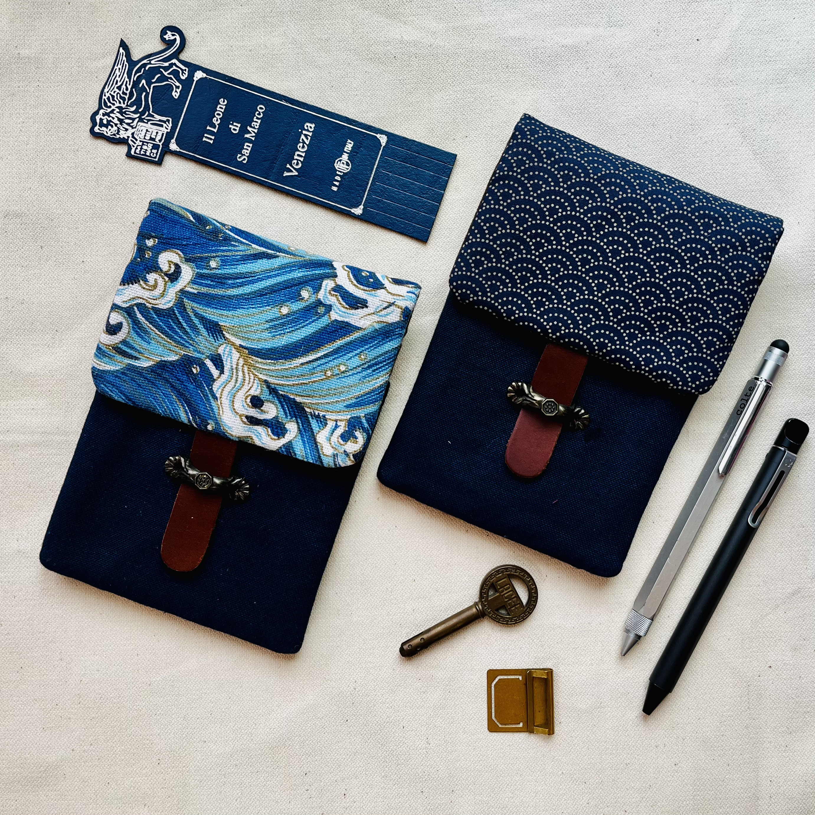 Kyoku Haku Seigaiha Dark Blue Cotton Flap Pen Pouch (Fourfold) Kyoku Haku Seigaiha Dark Blue Cotton Flap Pen Pouch (Fourfold)