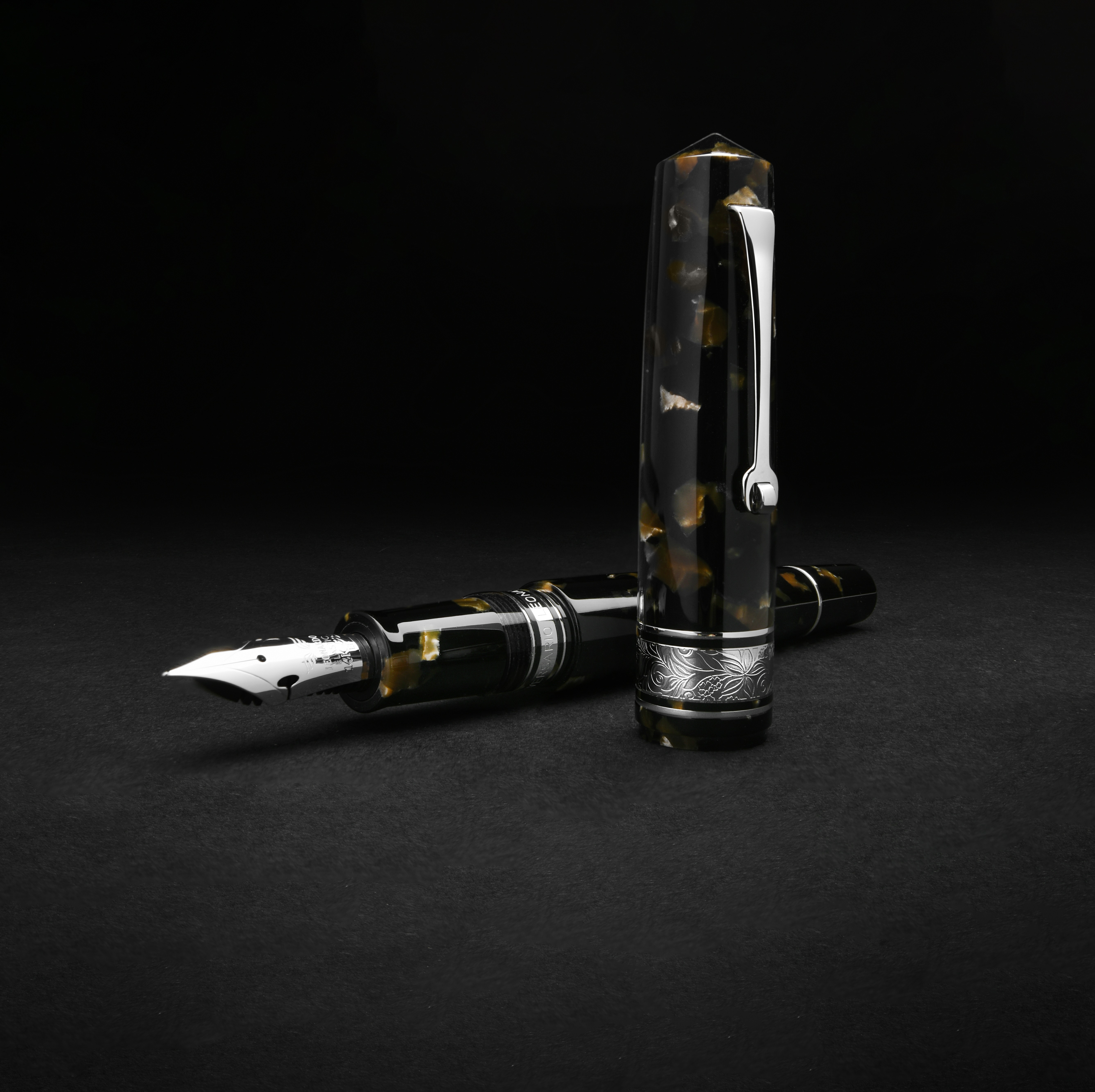 Leonardo Cinquantesimo 50th Anniversary Federico Celluloid ST Fountain pen Leonardo Cinquantesimo 50th Anniversary Federico Celluloid ST Fountain pen