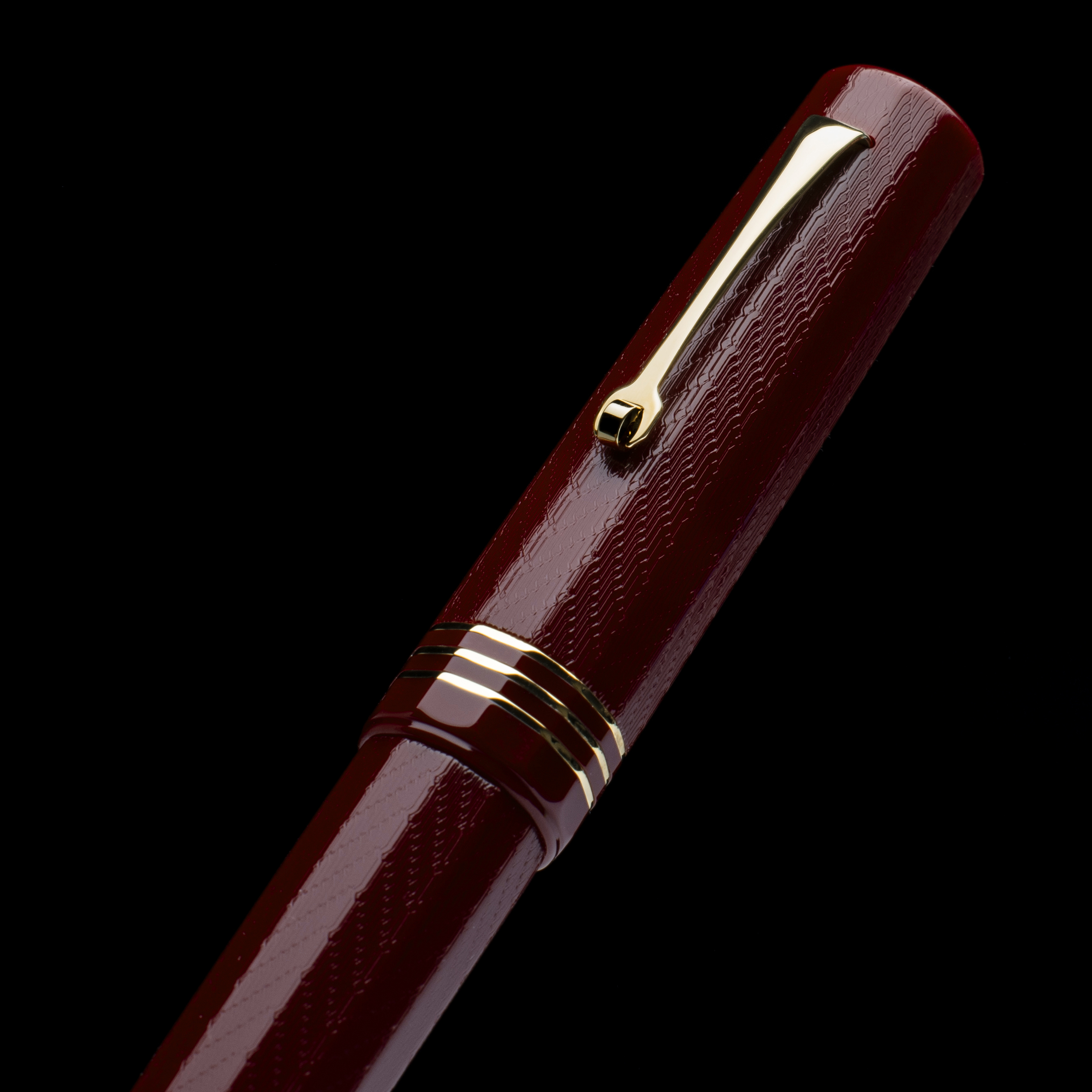 Leonardo Dodici Guillochè Burgundy ST Fountain pen - #8 Fine Leonardo Dodici Guillochè Burgundy ST Fountain pen - #8 Fine