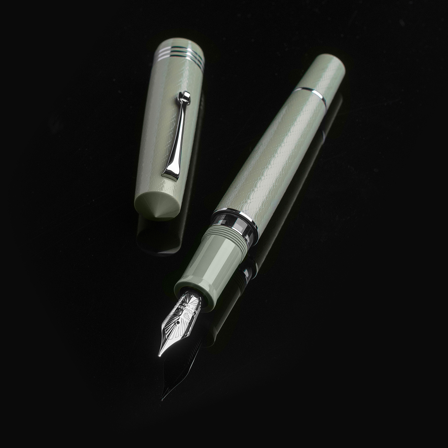 Leonardo Momento Zero Grande 2.0 The Art of Guilloché Verdigris ST Fountain pen Leonardo Momento Zero Grande 2.0 The Art of Guilloché Verdigris ST Fountain pen