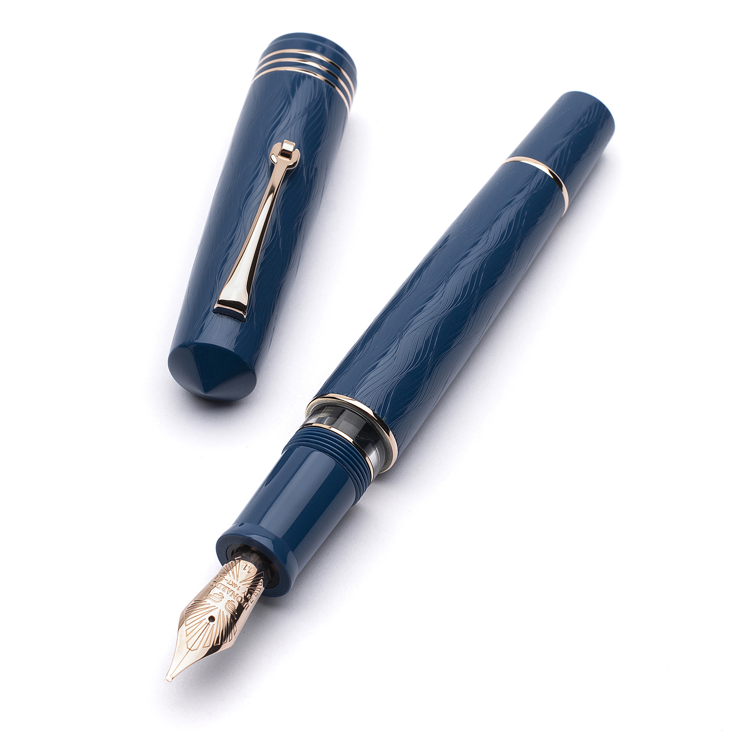 Leonardo Momento Zero Grande 2.0 The Art of Guilloché Iris RGT Fountain pen