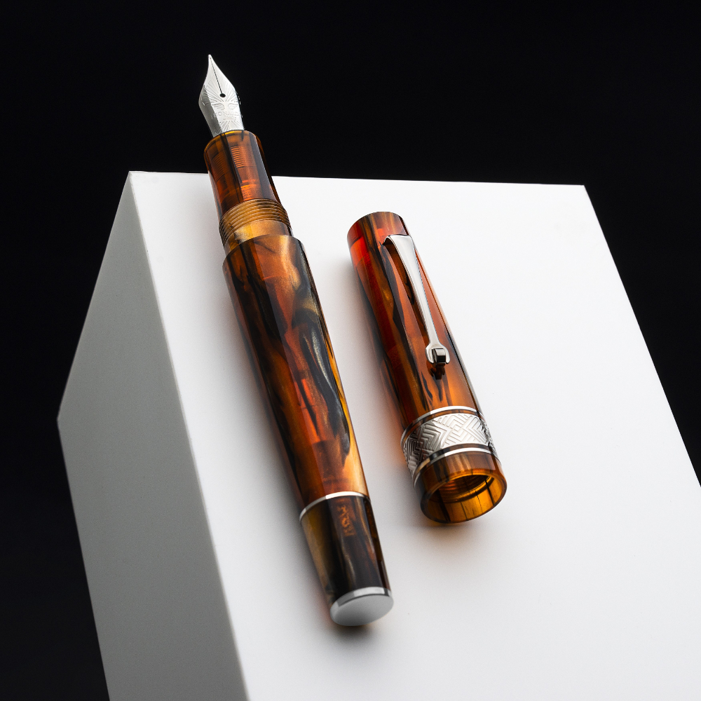 Leonardo Supernova Regular Caramel ST Fountain pen Leonardo Supernova Regular Caramel ST Fountain pen
