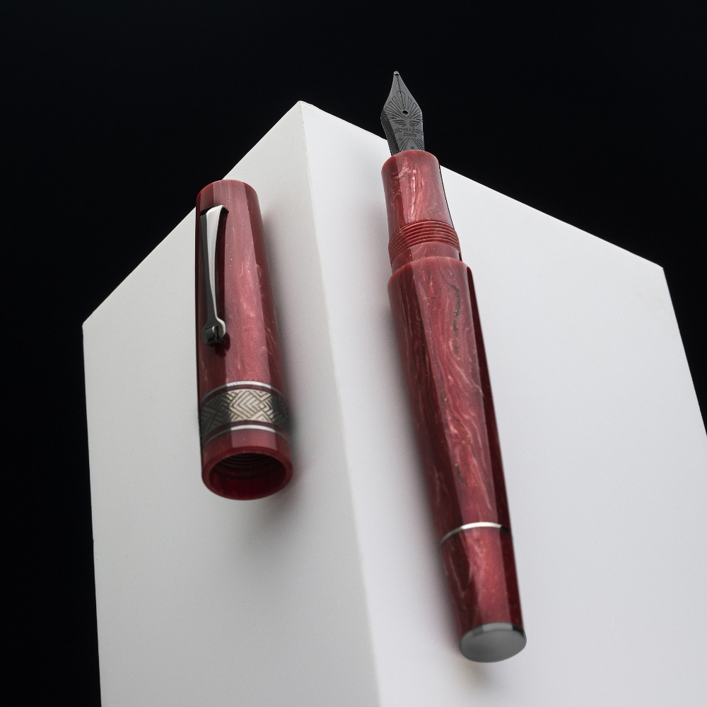 Leonardo Supernova Regular Star Light Pink RT Plumo Estilográfica