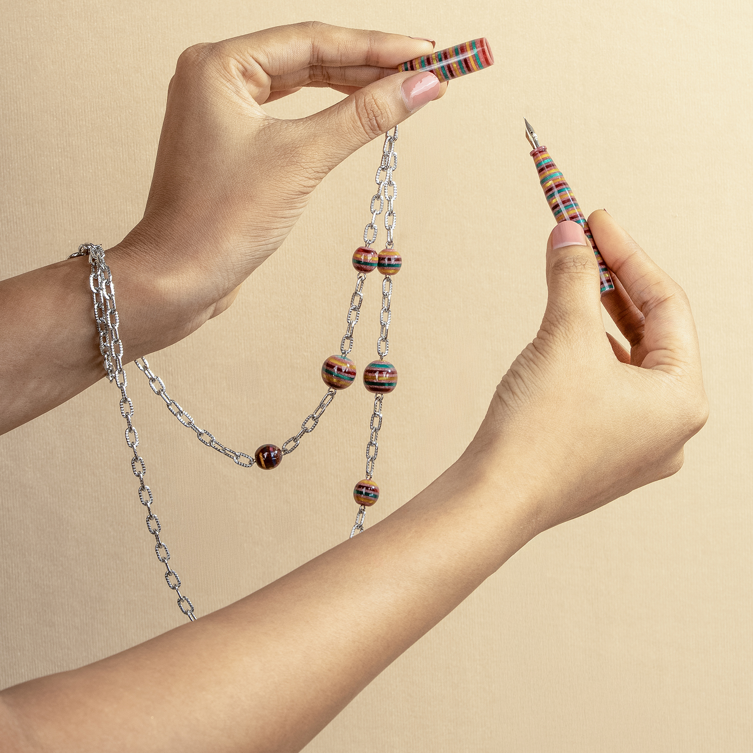 Magna Carta Trilli Pixie Dust Wearable Necklace Stylo Plume