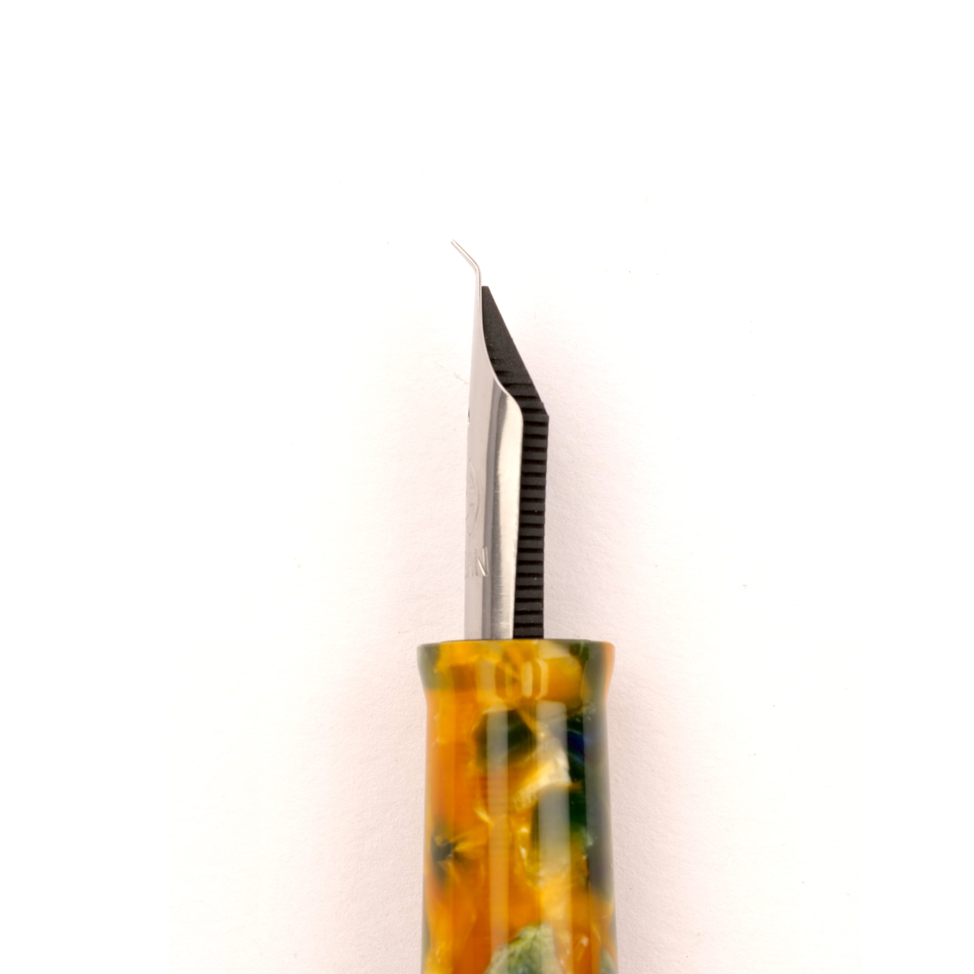 Magna Carta Urban Amberine ST Fude Fountain Pen Magna Carta Urban Amberine ST Fude Fountain Pen