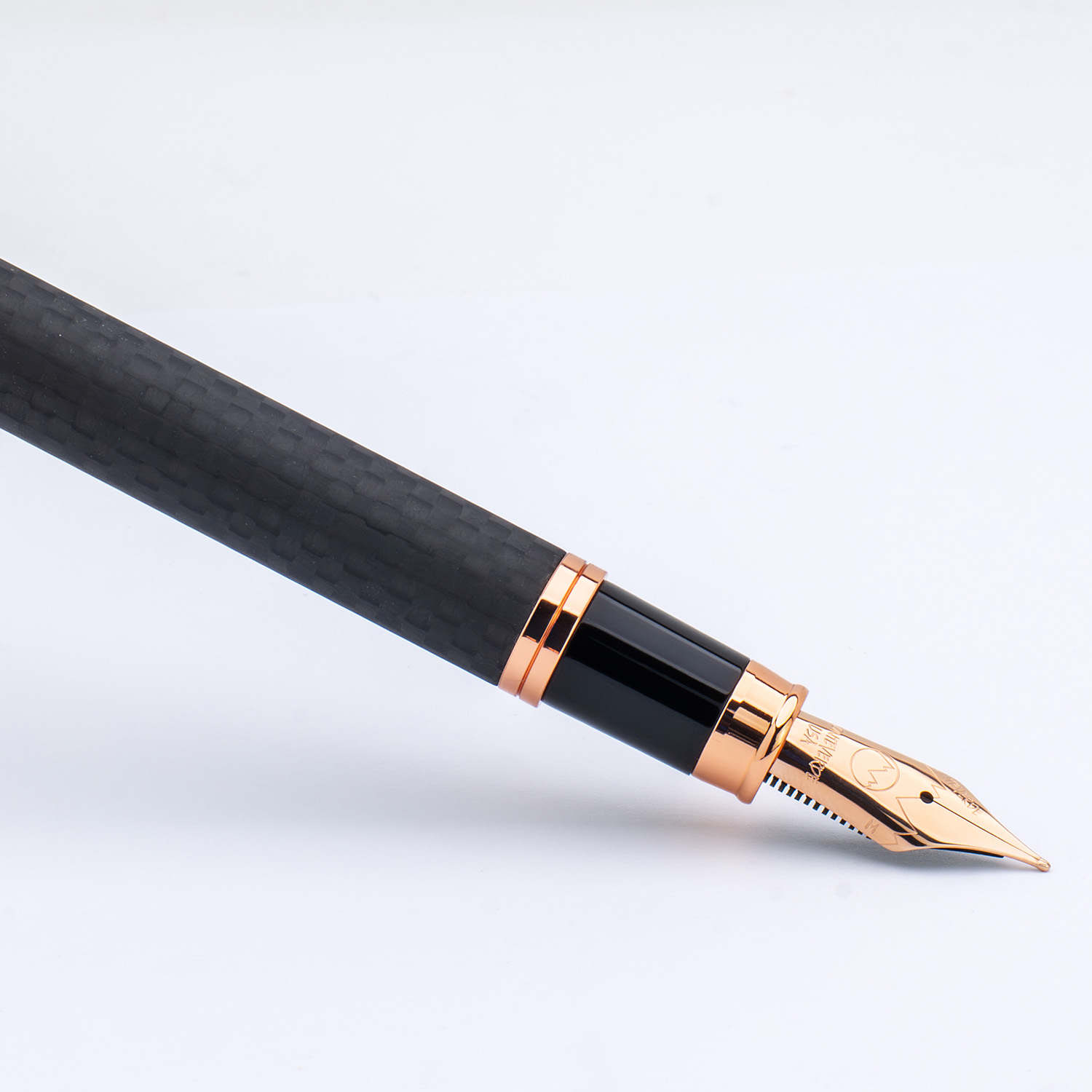 Monteverde Innova Matte Carbon Fiber Rose Gold Füllfederhalter