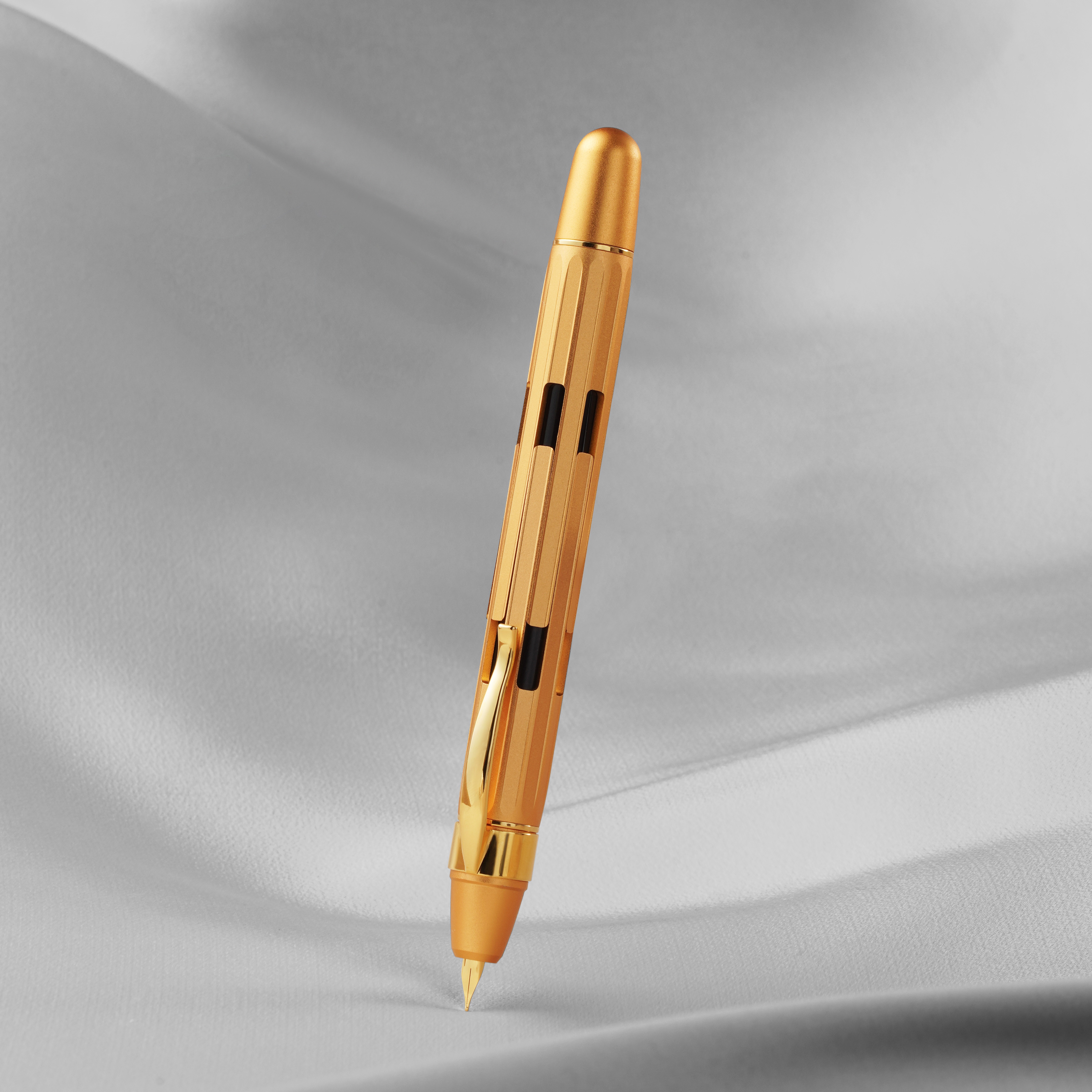 Nahvalur Eclipse Pure Gold Pluma Retráctil Estilográfica